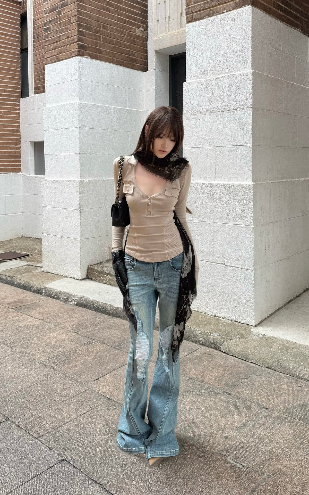 Rase le sol Distressed Low-Rise Flared Denim Pants