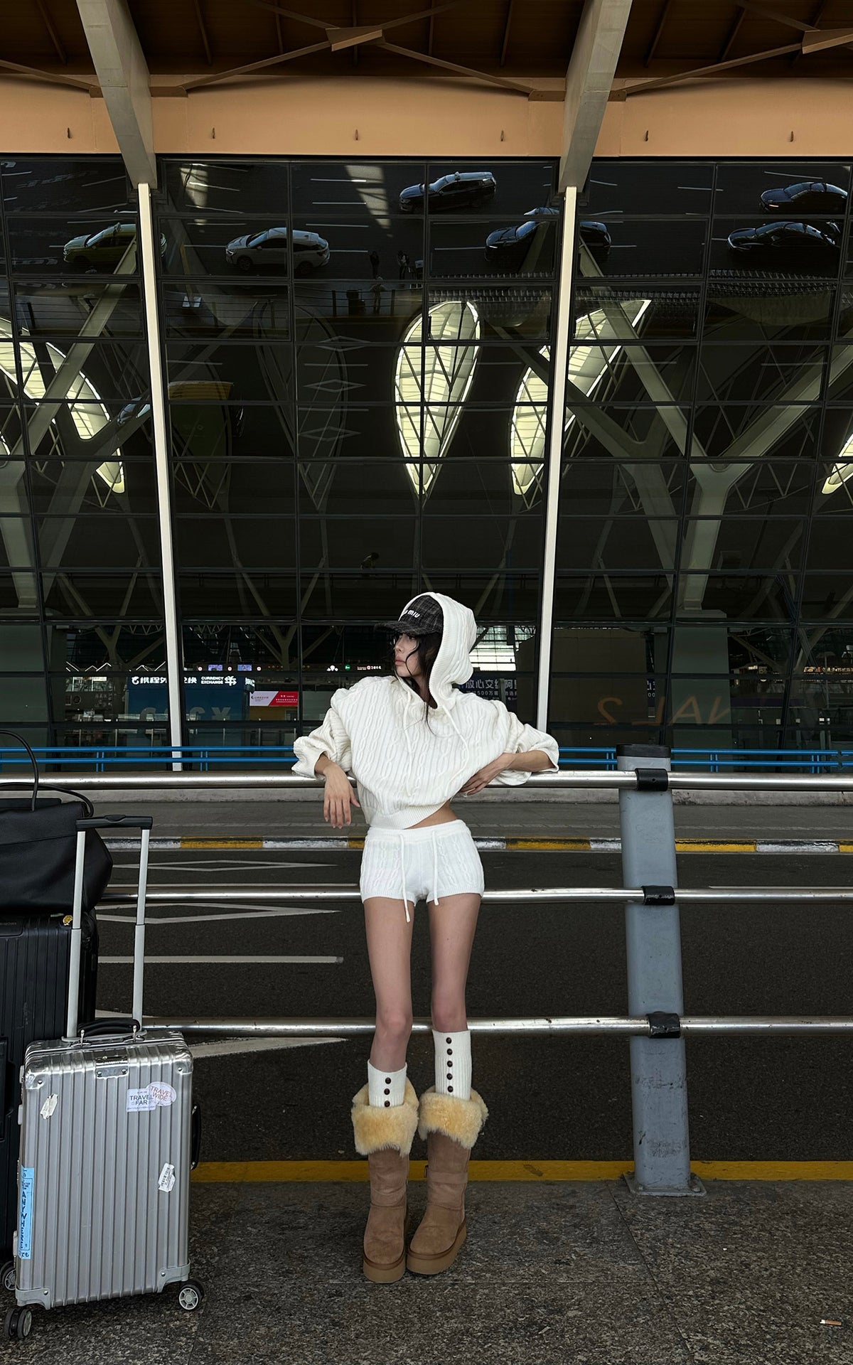 WARDEN EDGE Cable Knit Hooded Sweater and Shorts Set