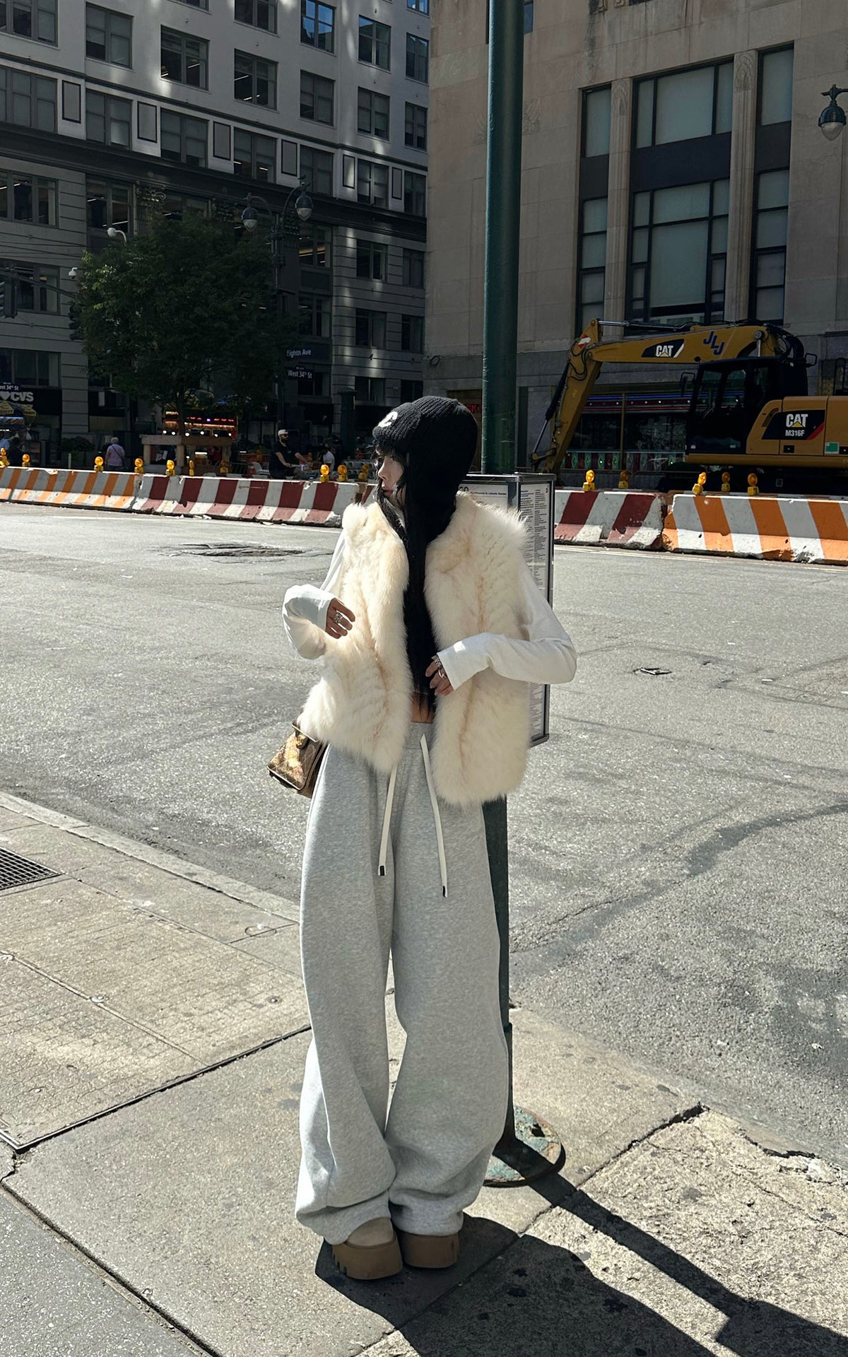 WARDEN EDGE Ivory Fox Fur Shawl Collar Vest