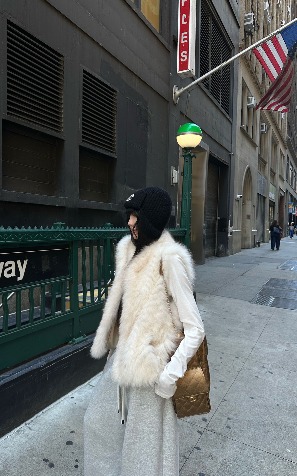 WARDEN EDGE Ivory Fox Fur Shawl Collar Vest