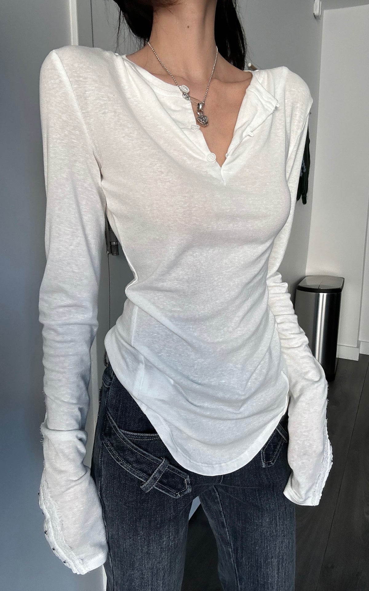 WARDEN EDGE Lace-Trim Hook-and-Eye Extended Sleeve Fitted Henley Top
