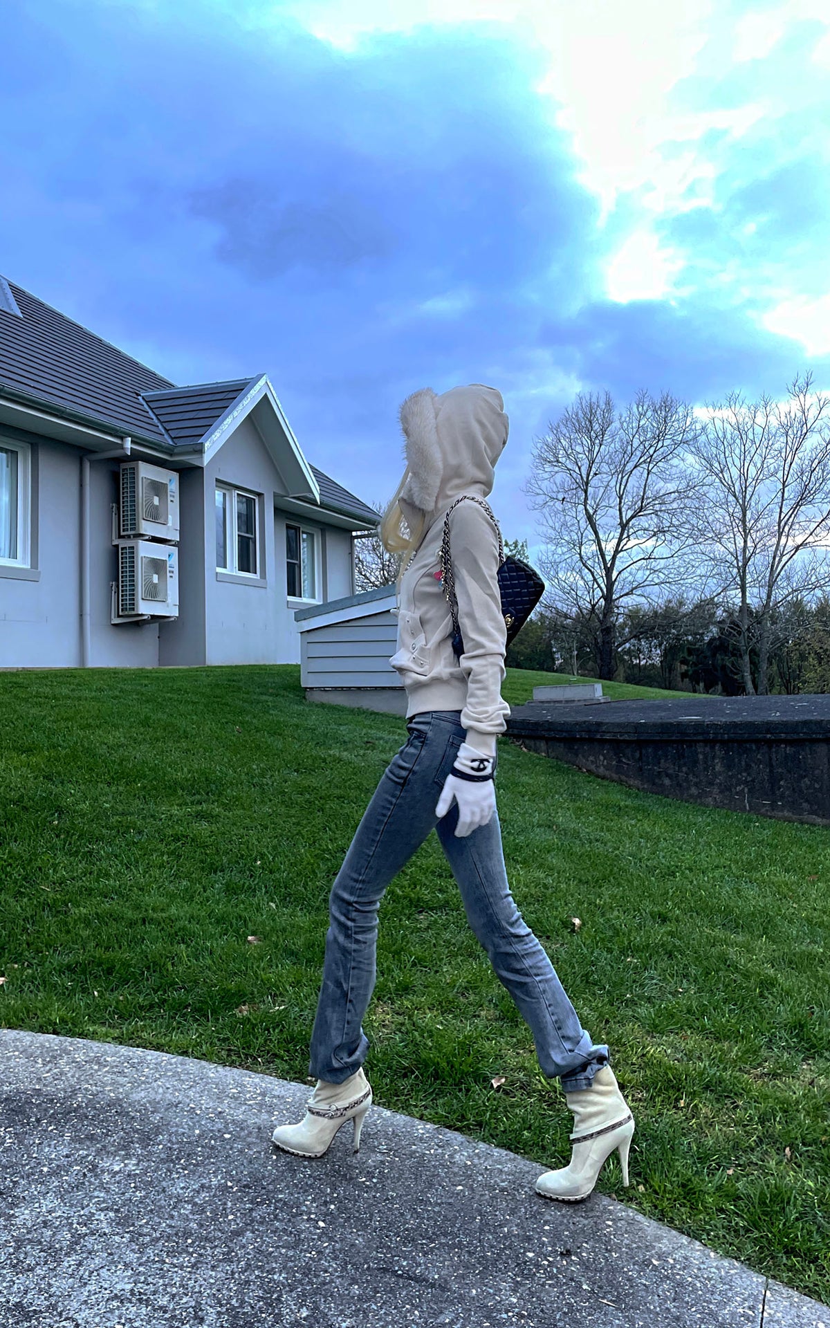 Rase le sol Distressed Patch Flared Denim Pants