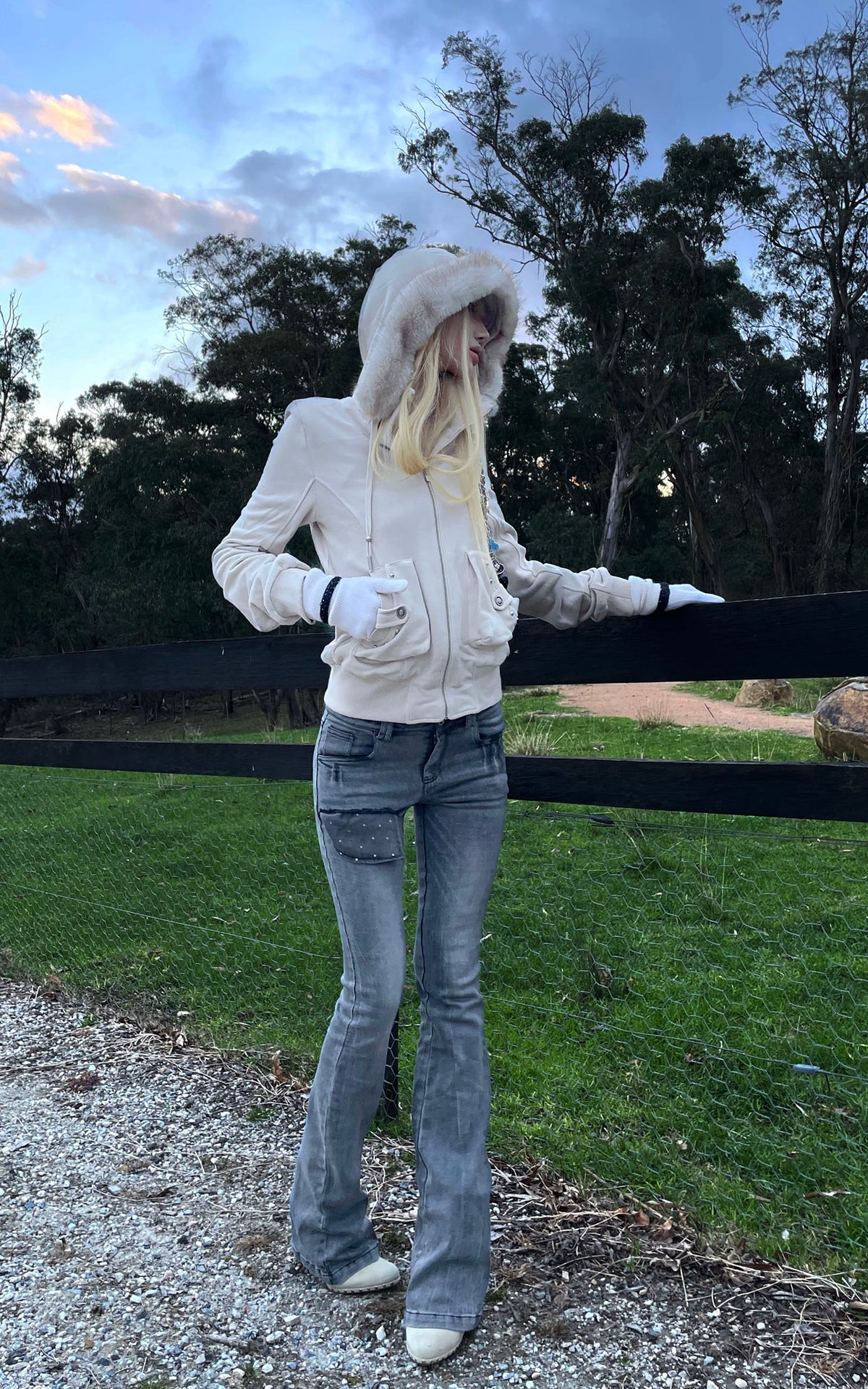 Rase le sol Distressed Patch Flared Denim Pants