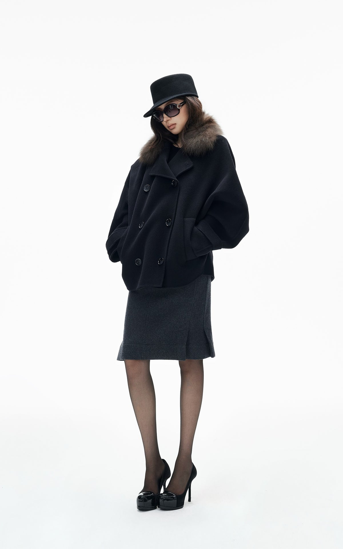 IAMXIAA Vintage-Inspired Charcoal Grey Tailored Knee-Length Pencil Skirt with Side Slit