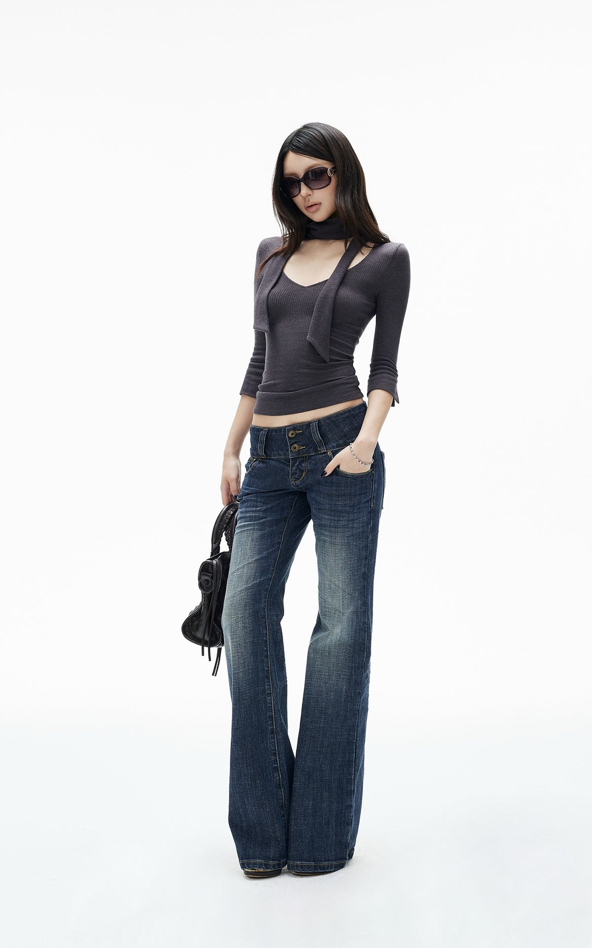 IAMXIAA Low-Rise Vintage Washed Wide-Leg Flared Jeans
