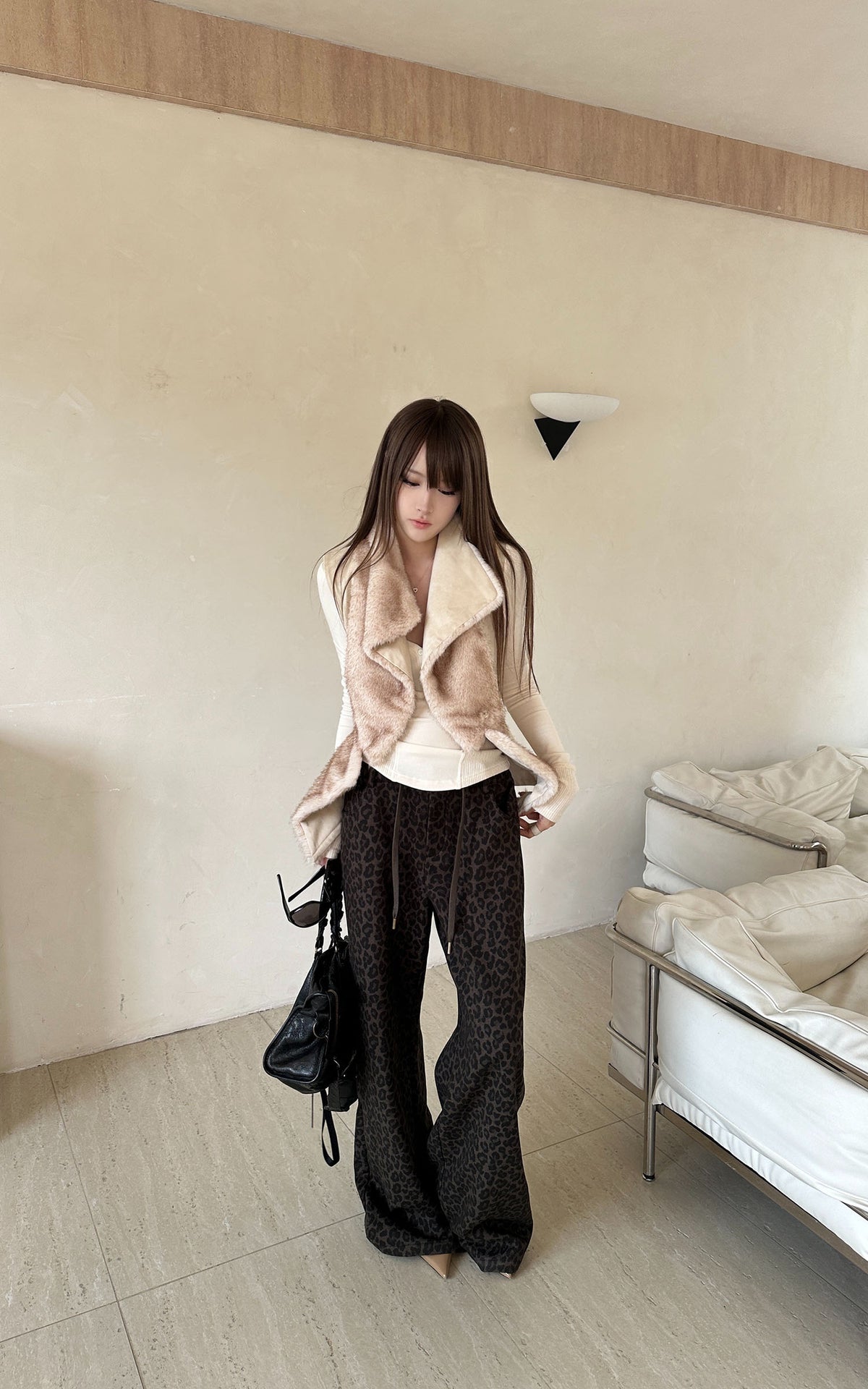 Rase le sol Faux Fur Draped Vest