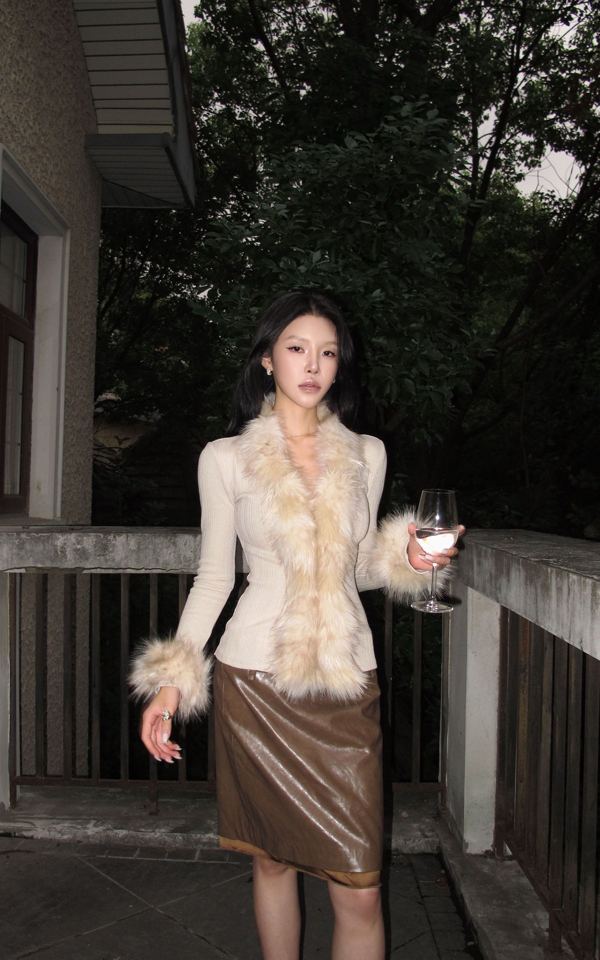 Hydrae Haut cardigan ajusté en maille côtelée avec garniture en peluche