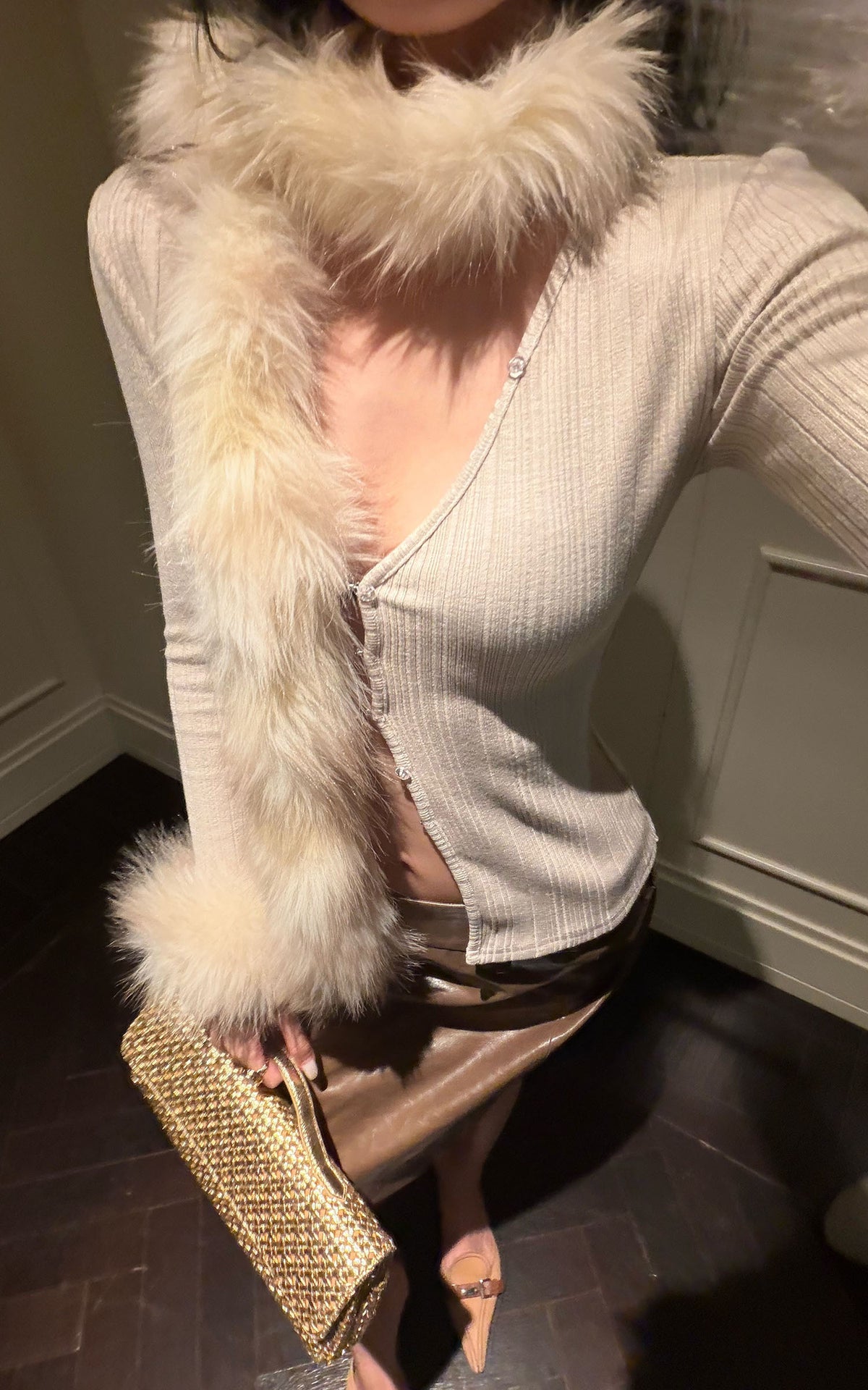 Hydrae Haut cardigan ajusté en maille côtelée avec garniture en peluche