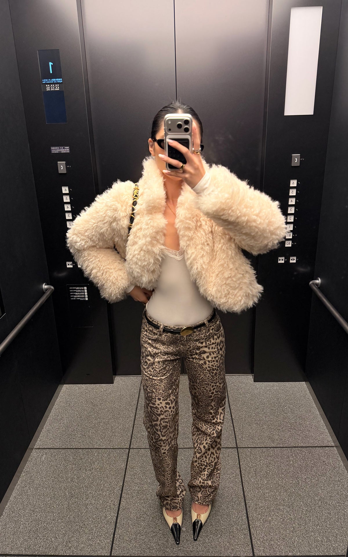 ROVENTE Curly Plush Cropped Jacket with Statement Collar &amp; Rounded Front