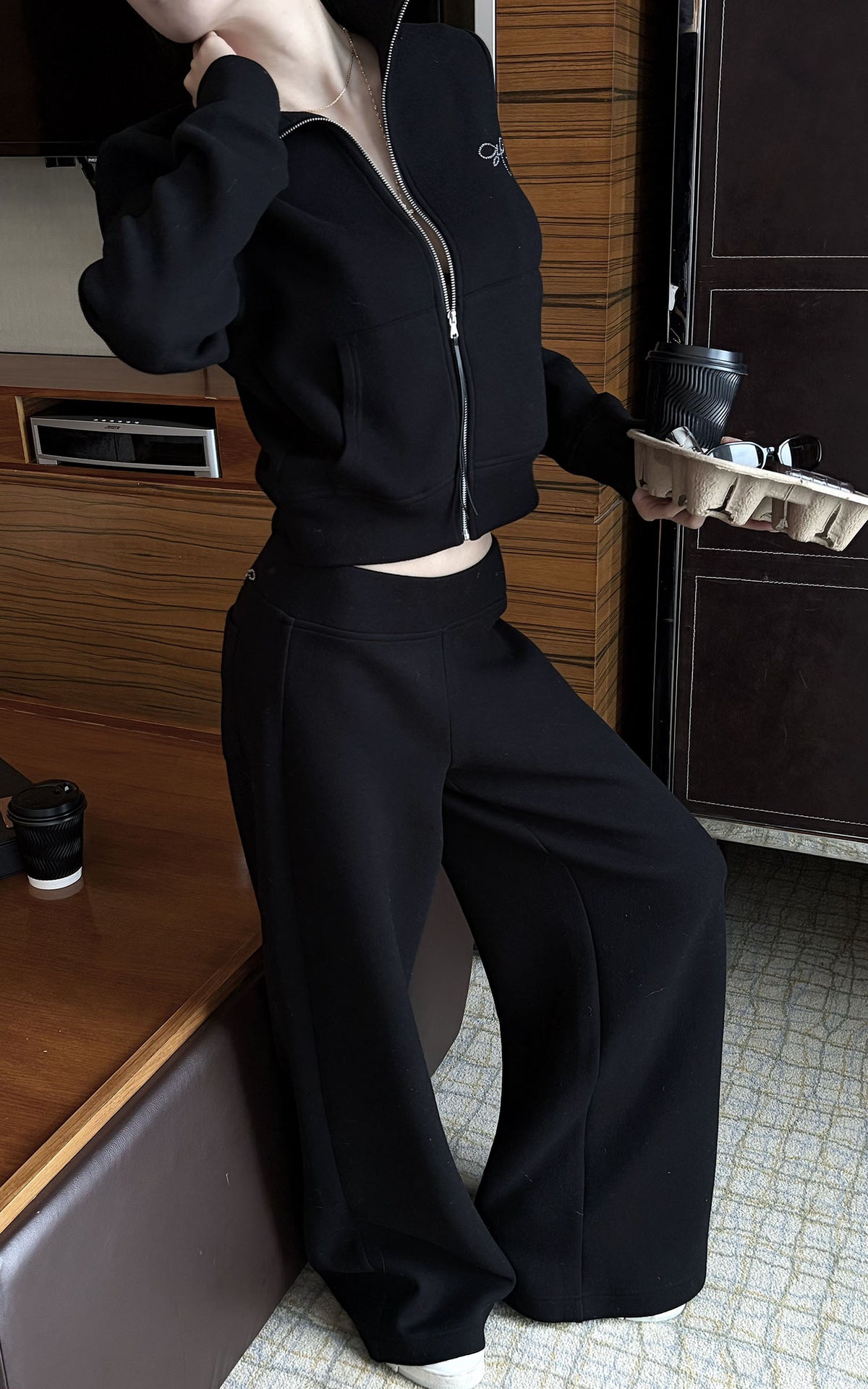 Hydrae Ensemble veste zippée ornée de strass &amp; pantalon large