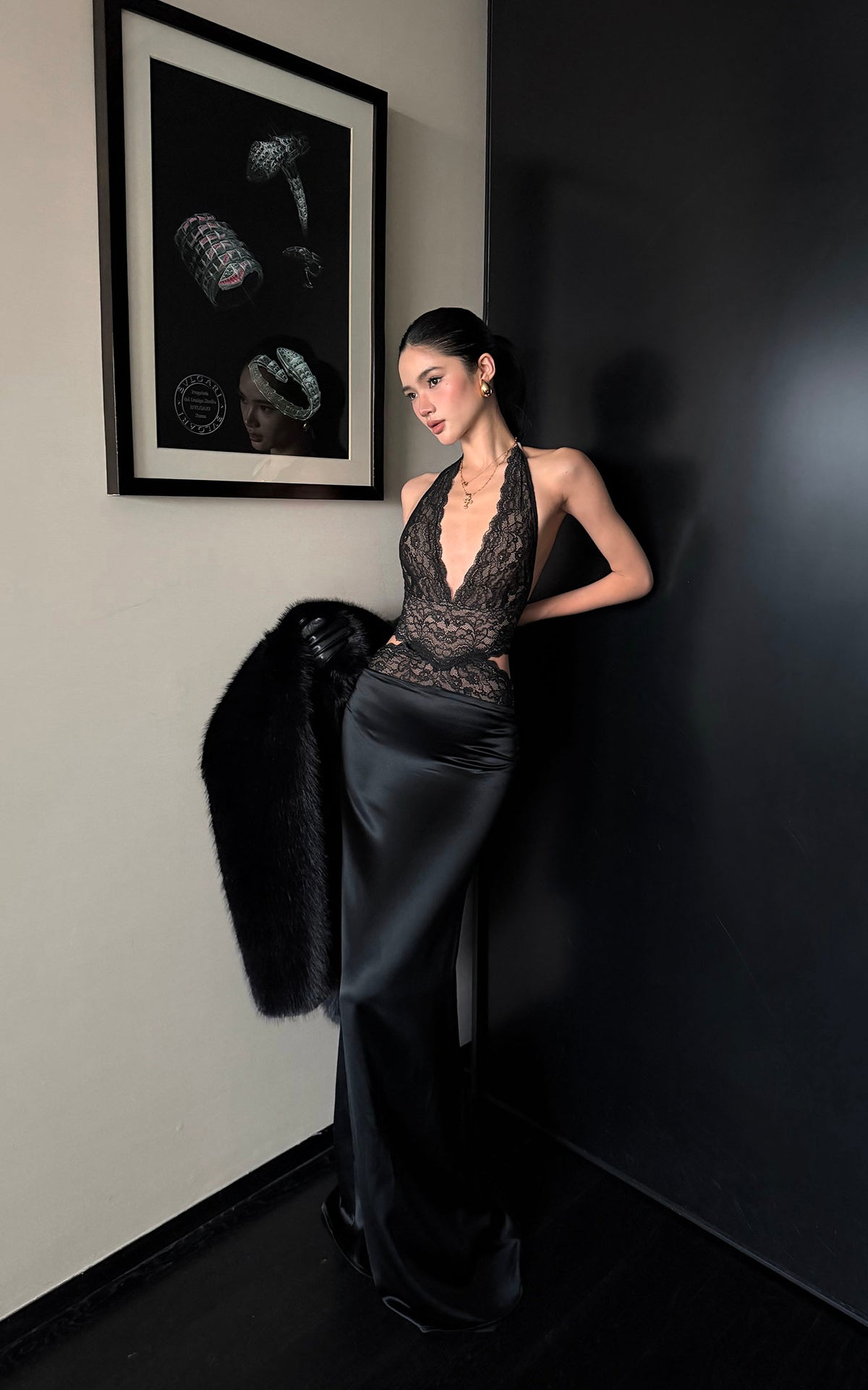 ROVENTE Robe longue en satin à col licou en dentelle