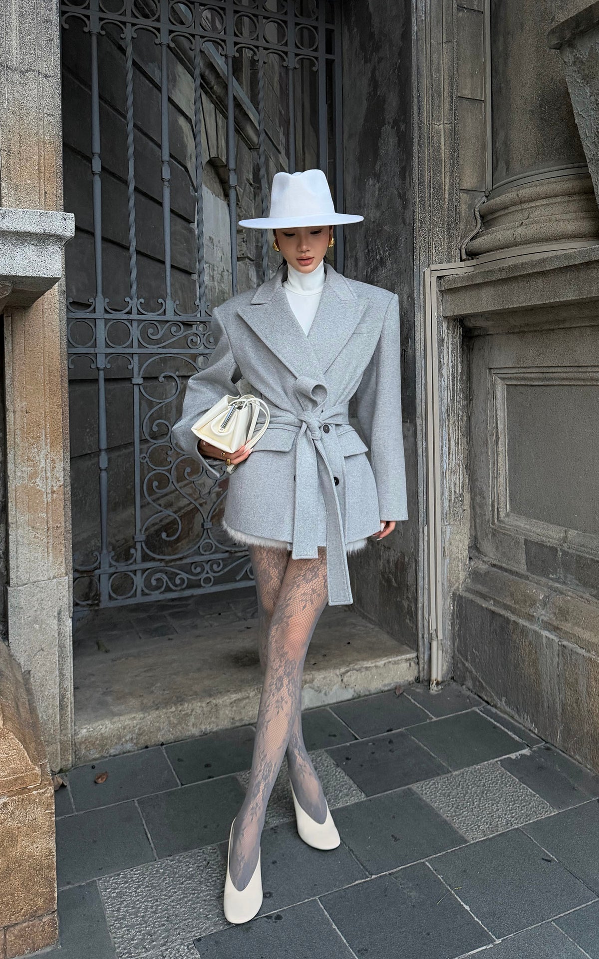 ROVENTE Double-Breasted Belted Blazer with Sculpted Shoulders &amp; Peak Lapels