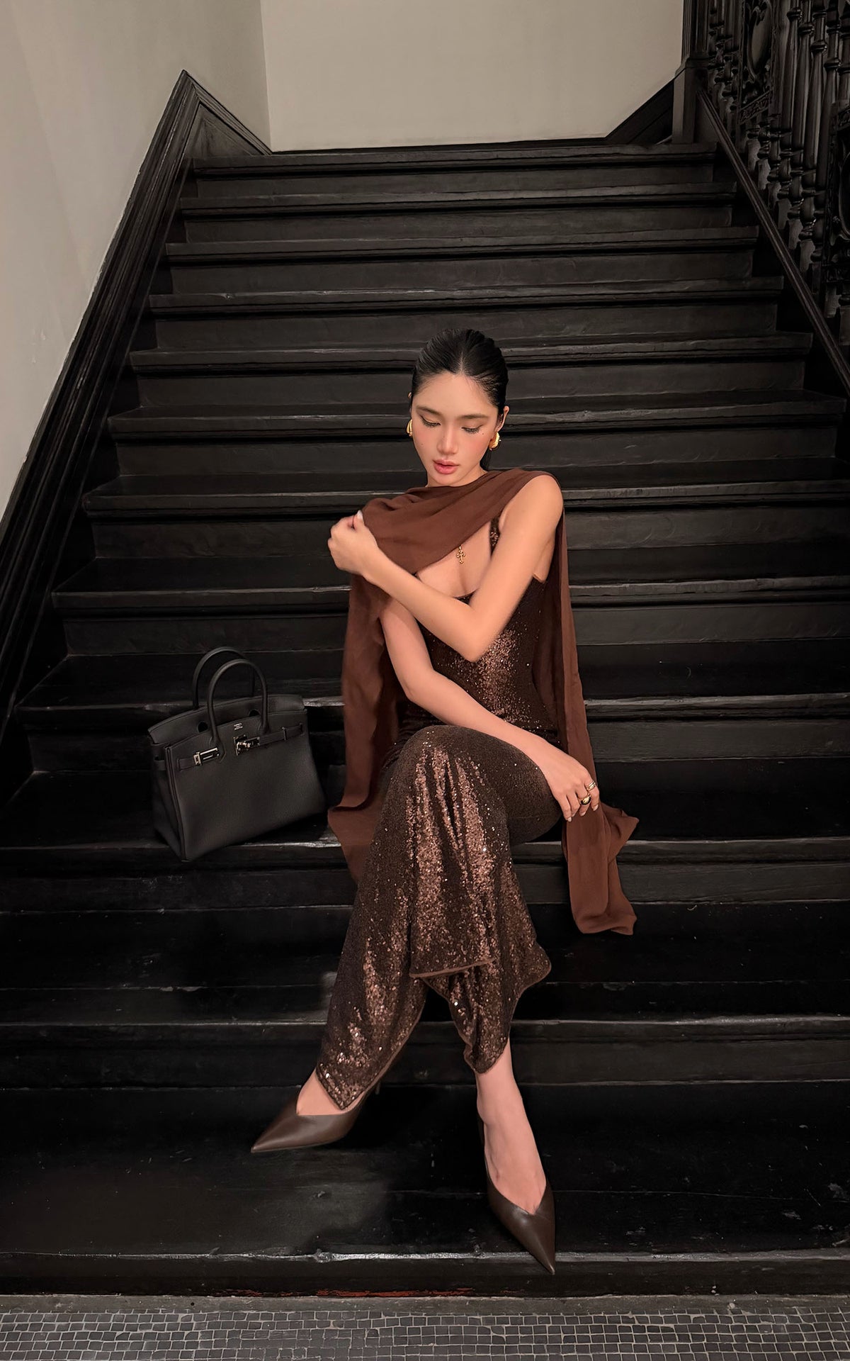 ROVENTE Robe longue à sequins avec écharpe drapée