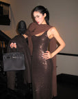 ROVENTE Robe longue à sequins avec écharpe drapée