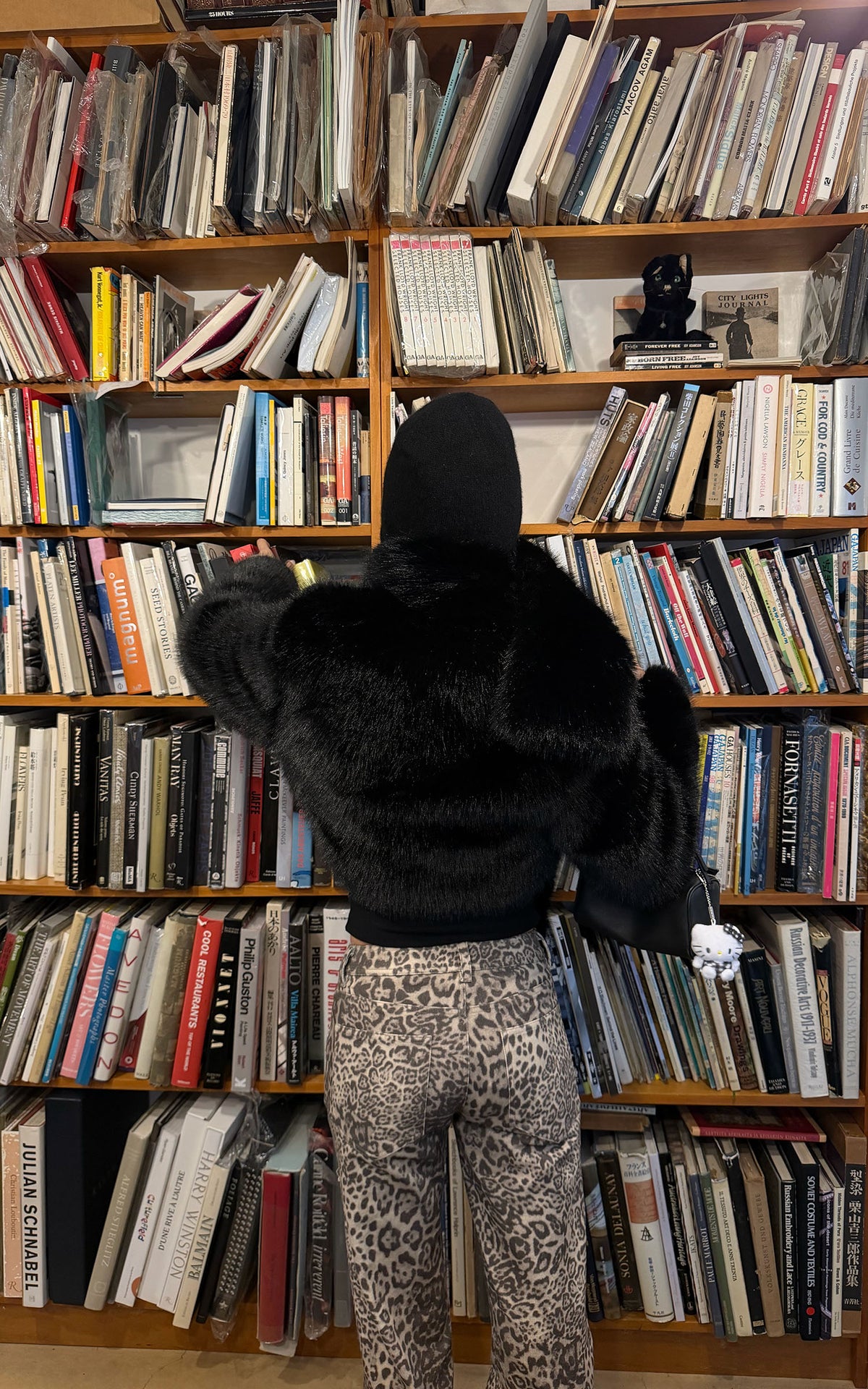 ROVENTE Oversized Sculptural Shoulder Faux Fur Cropped Jacket with Voluminous Sleeves