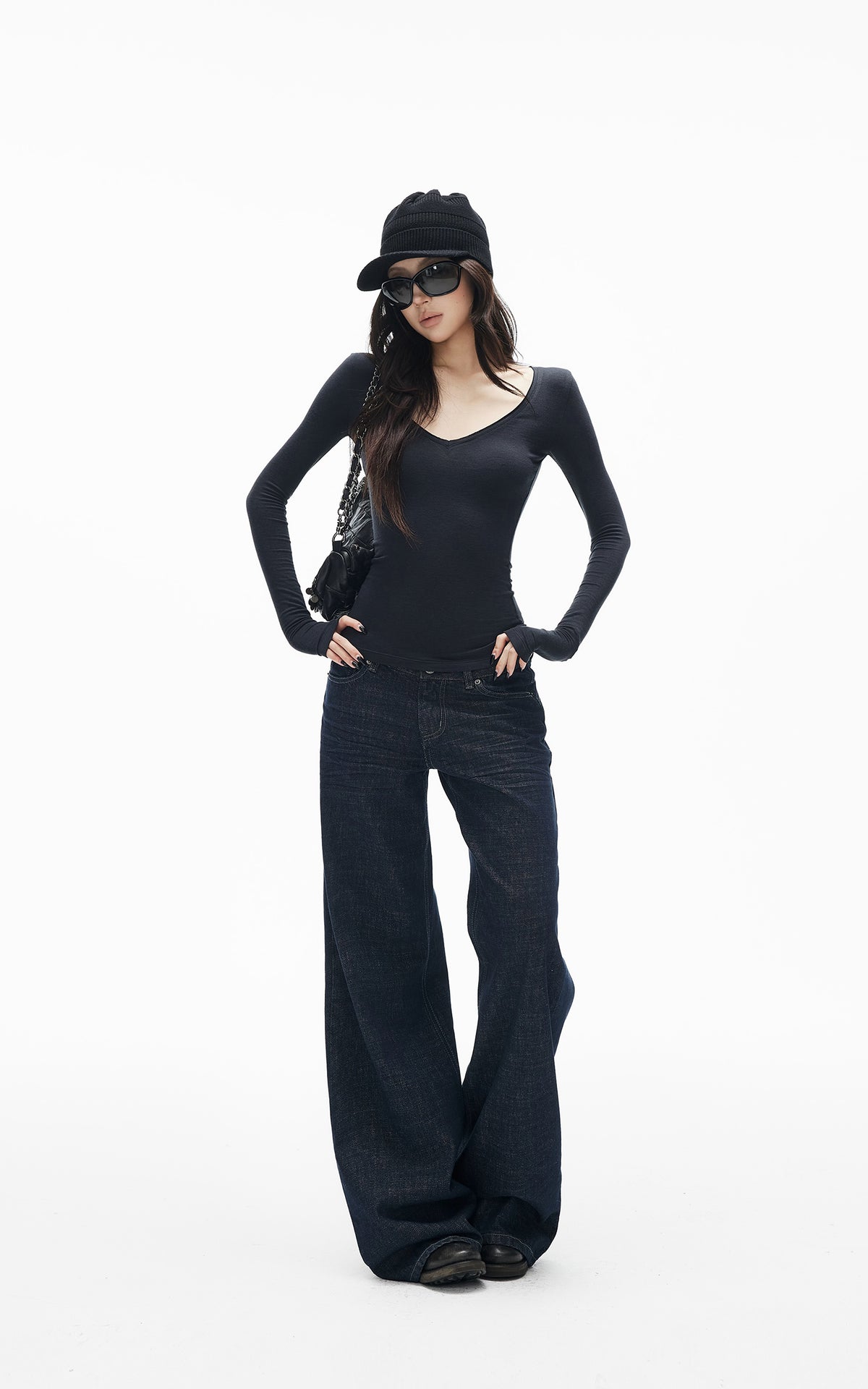 IAMXIAA Slim-Fit V-Neck Knit Top with Thumbhole Sleeves