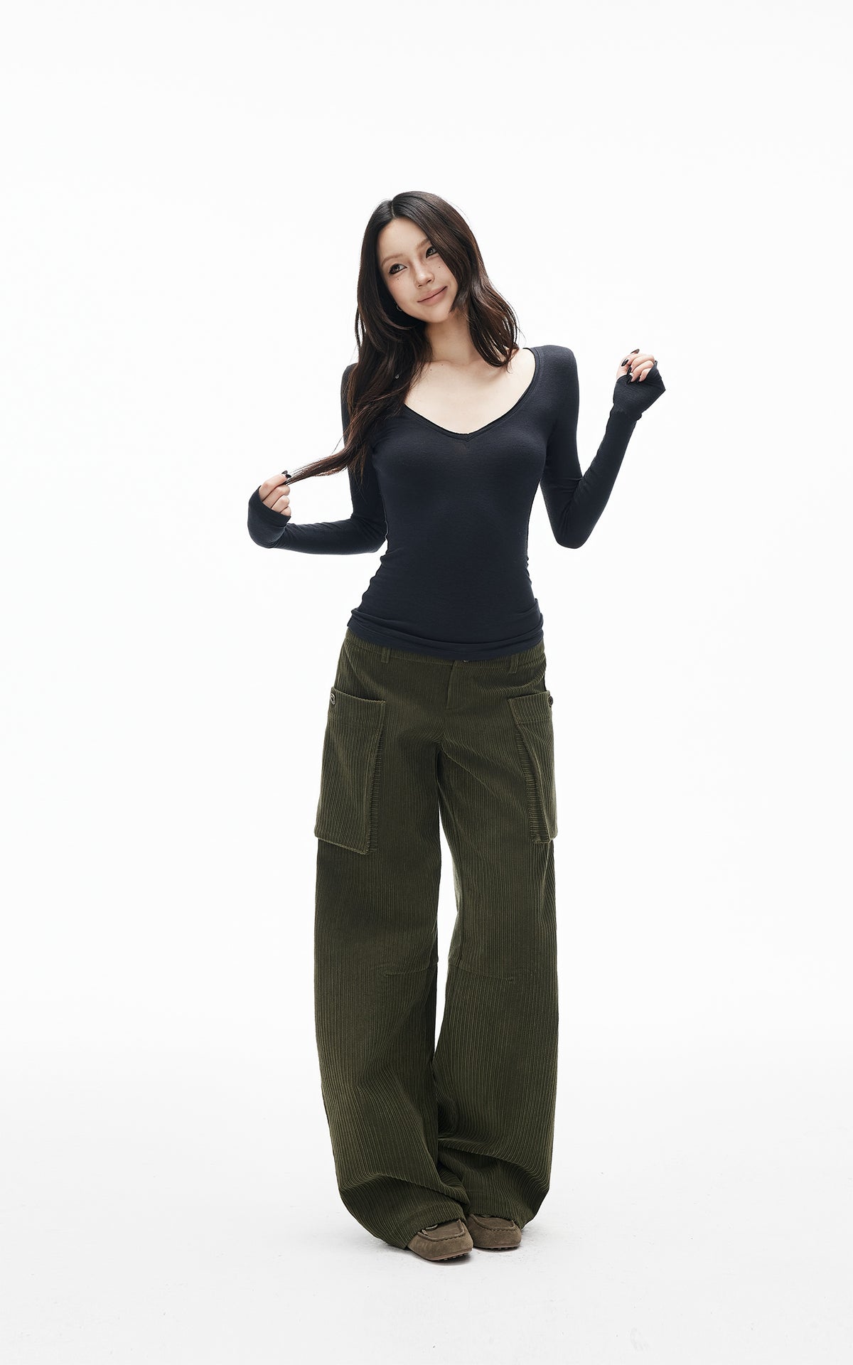 IAMXIAA Slim-Fit V-Neck Knit Top with Thumbhole Sleeves