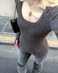 Rase le sol Deep Scoop Neck Slim Fit Knit Top