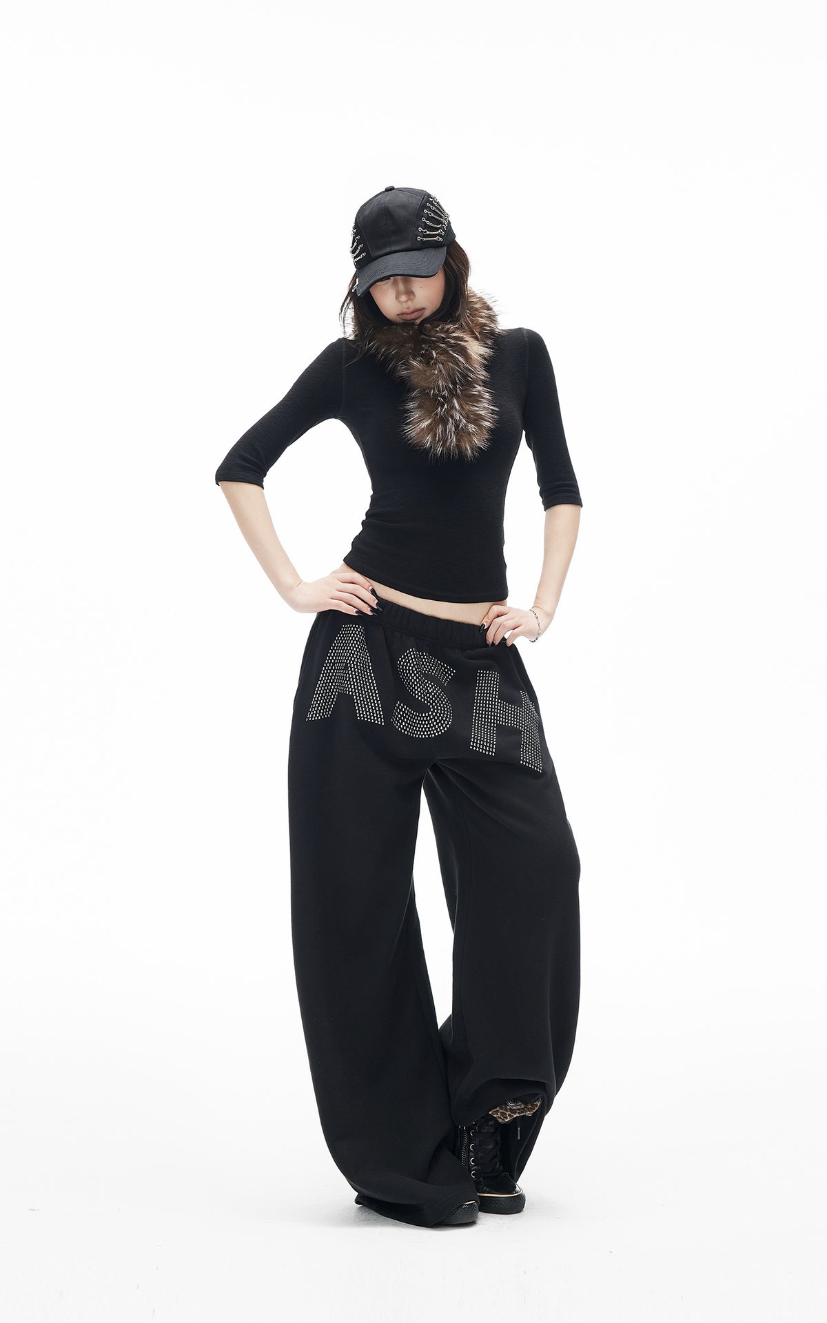 IAMXIAA Rhinestone Logo Wide-Leg Sweatpants