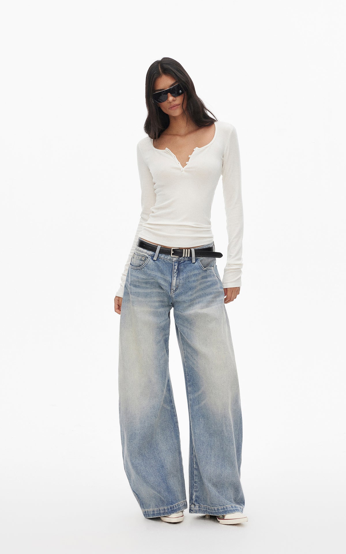 0122stepll Scoop Neck Button-Front Slim-Fit Long Sleeve T-Shirt