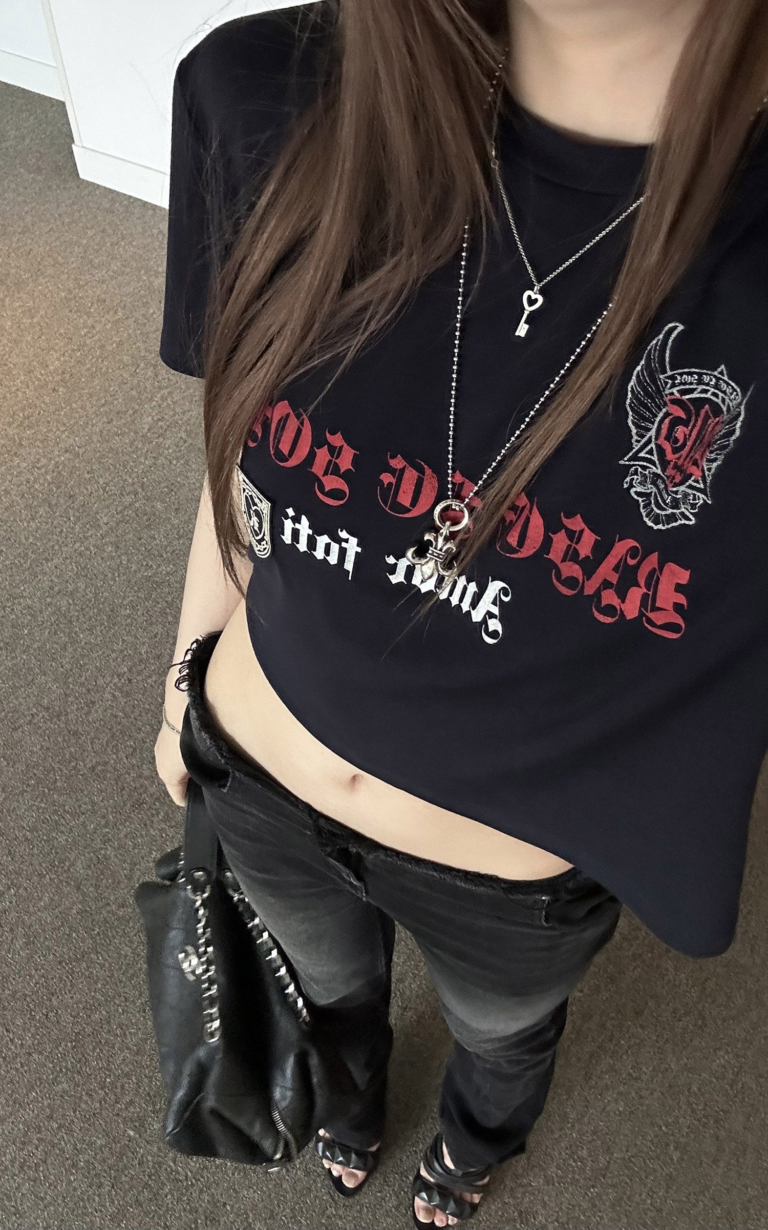 Rase le sol Amor Fati Cropped Graphic T-Shirt