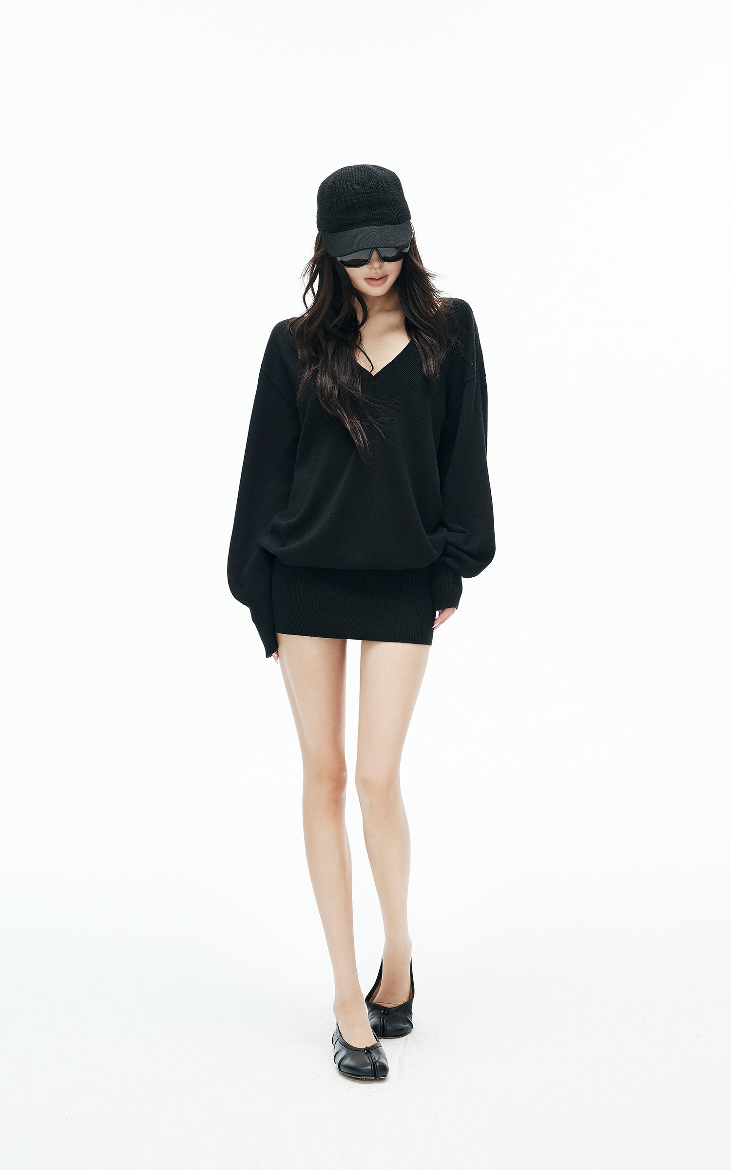 IAMXIAA Deep V Relaxed Longline Knit Sweater