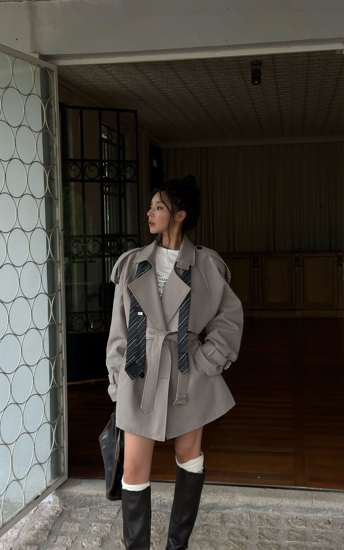 WARDEN EDGE Trench-coat court surdimensionné avec ceinture
