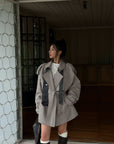 WARDEN EDGE Trench-coat court surdimensionné avec ceinture