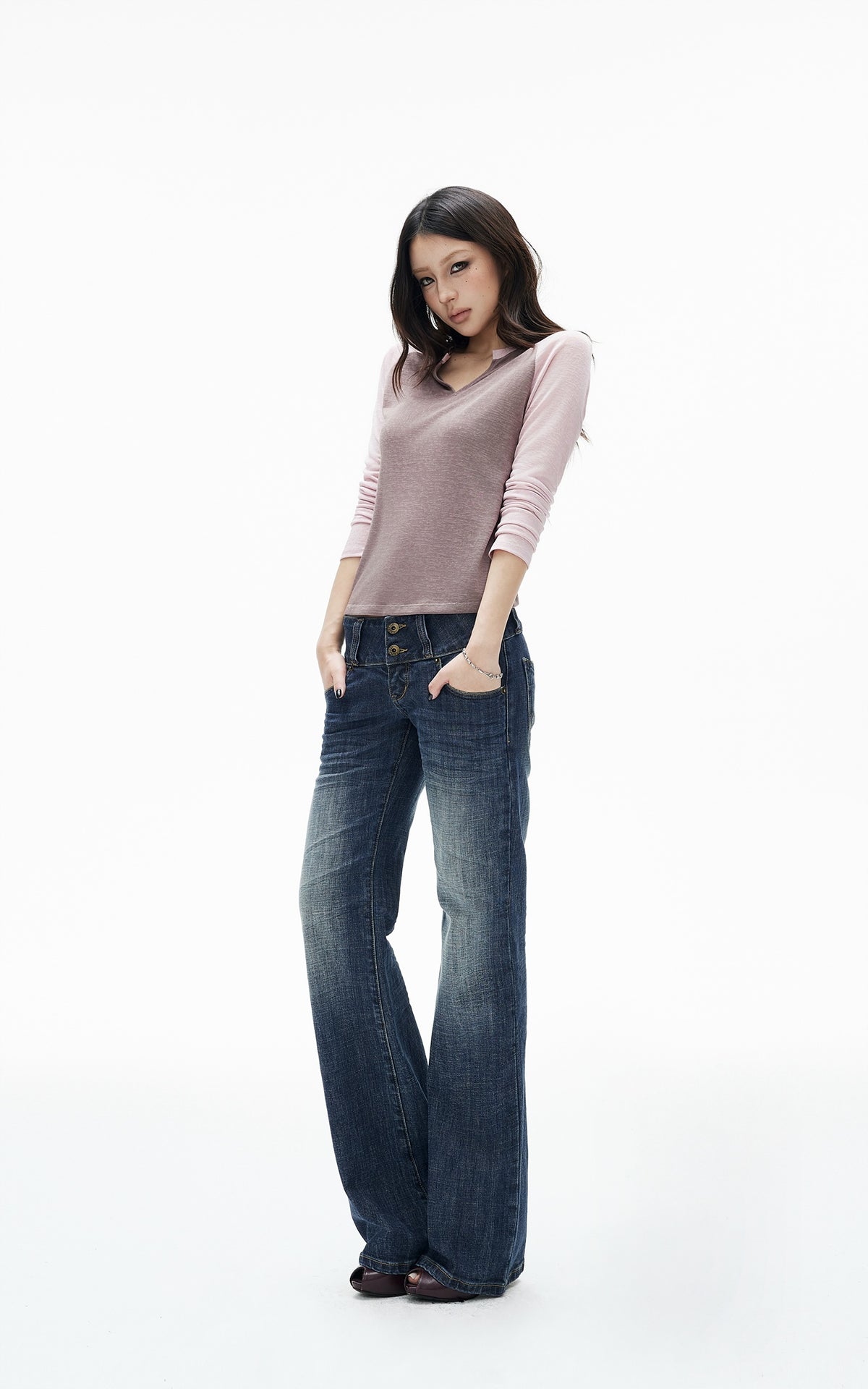 IAMXIAA Low-Rise Vintage Washed Wide-Leg Flared Jeans