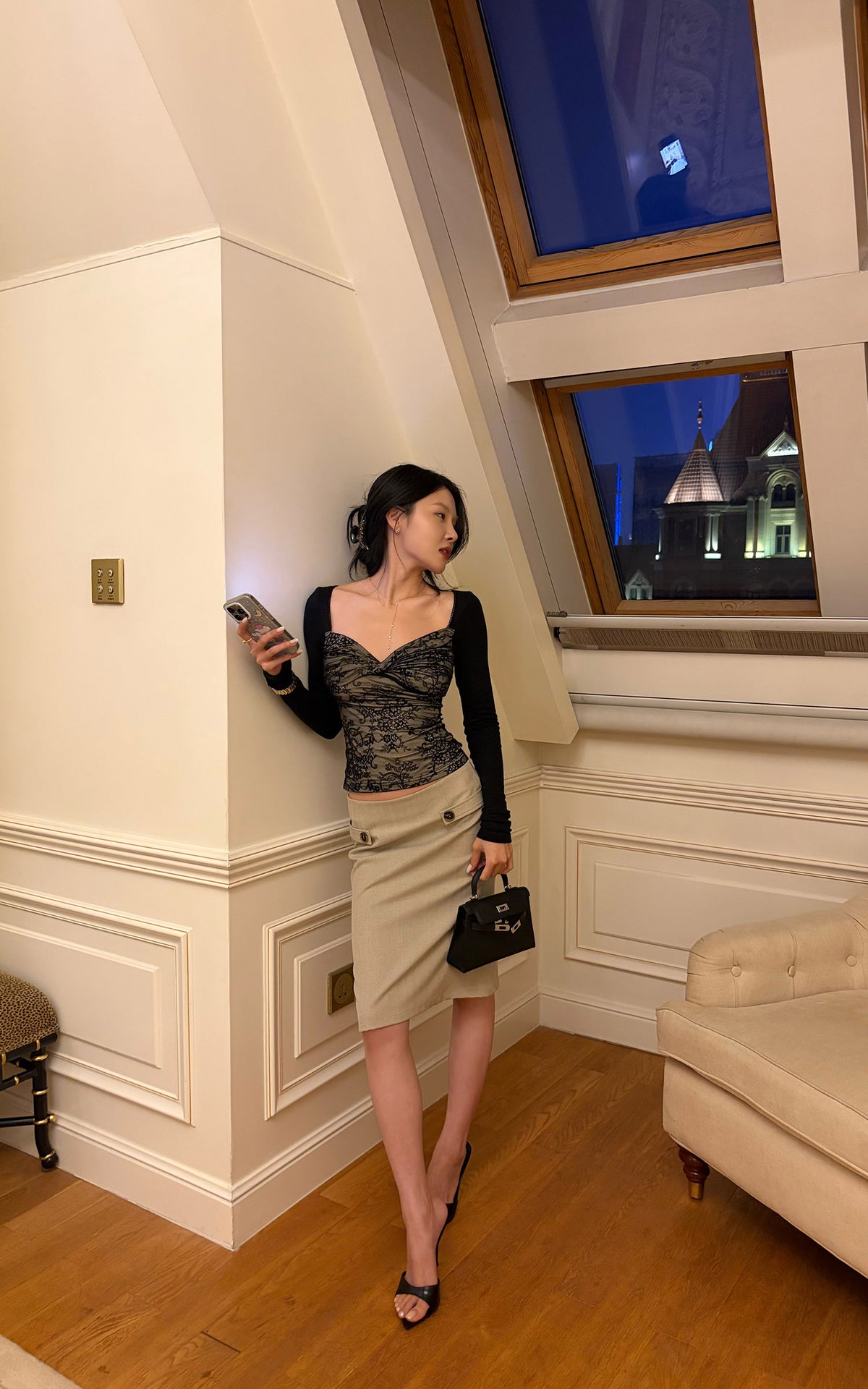 Hydrae Jupe midi ajustée taille basse à boutons