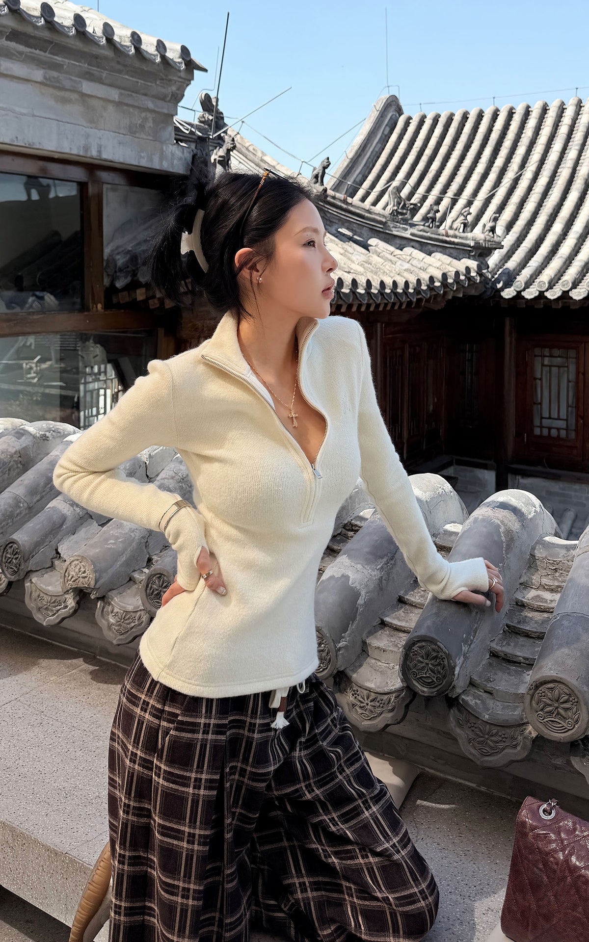 Hydrae Fitted Half-Zip Knit Top with Thumbholes