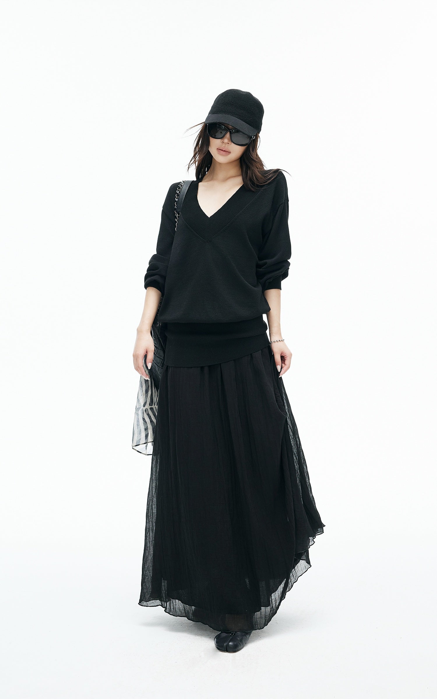 IAMXIAA Deep V Relaxed Longline Knit Sweater