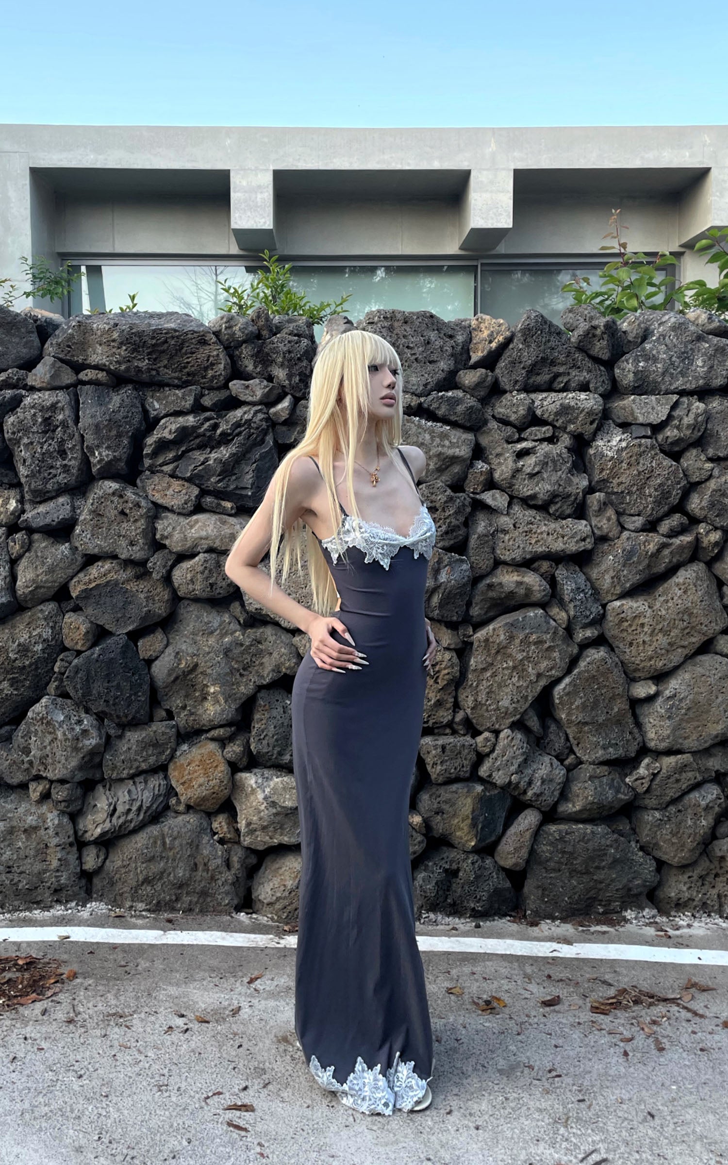 Rase le sol Lace-Trim Open Back Maxi Dress
