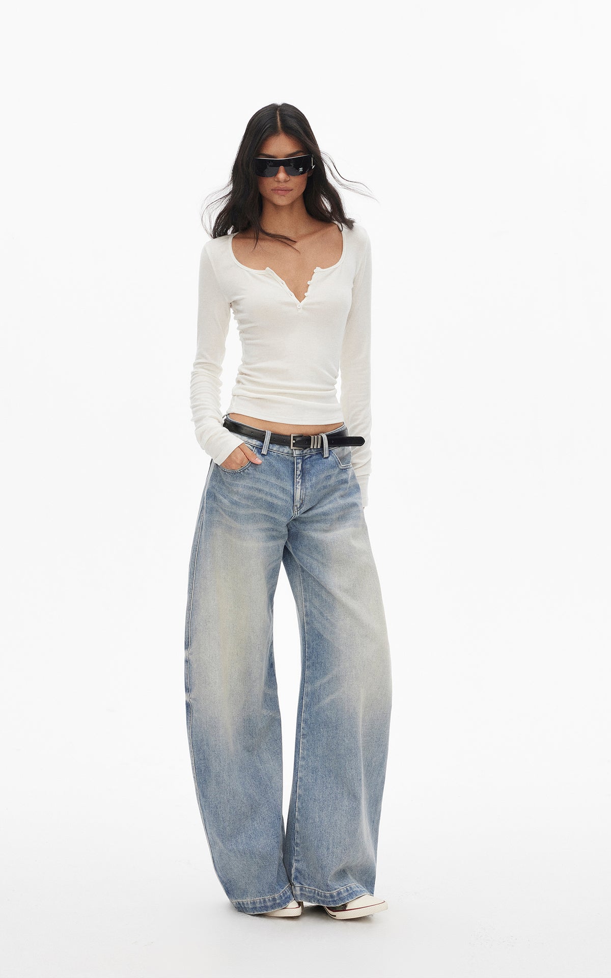 0122stepll Scoop Neck Button-Front Slim-Fit Long Sleeve T-Shirt