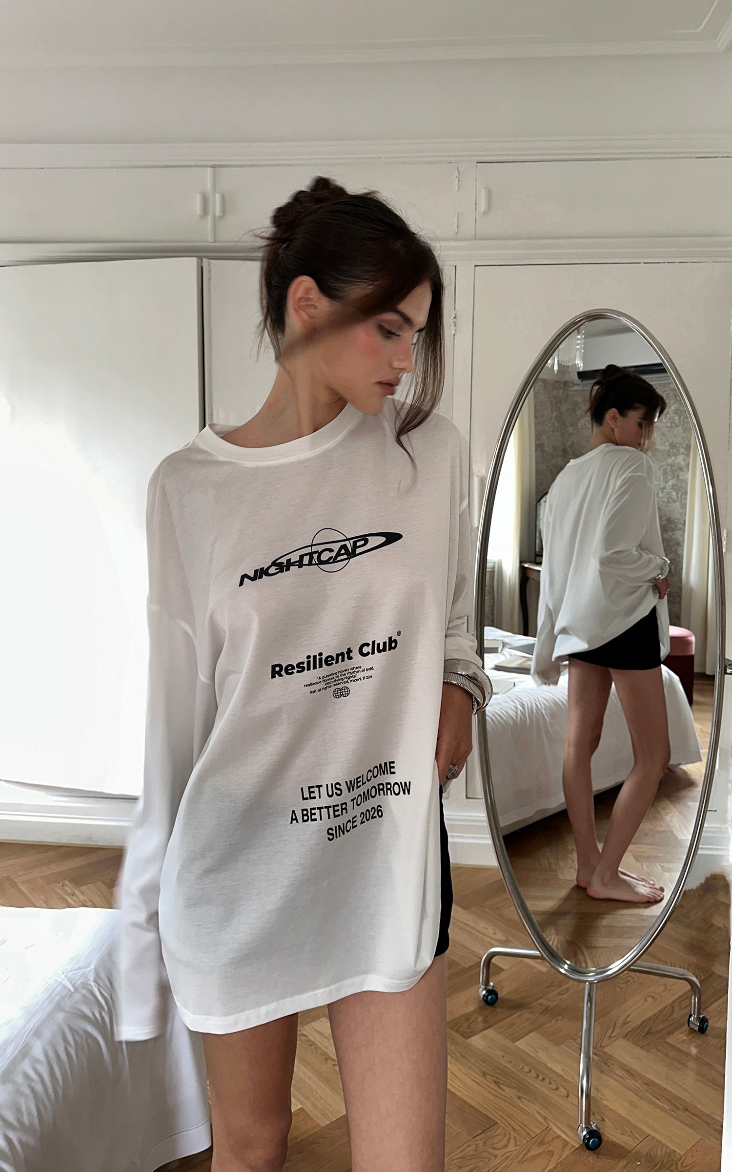0122stepll T-shirt à manches longues oversize Resilient Club avec motif graphique