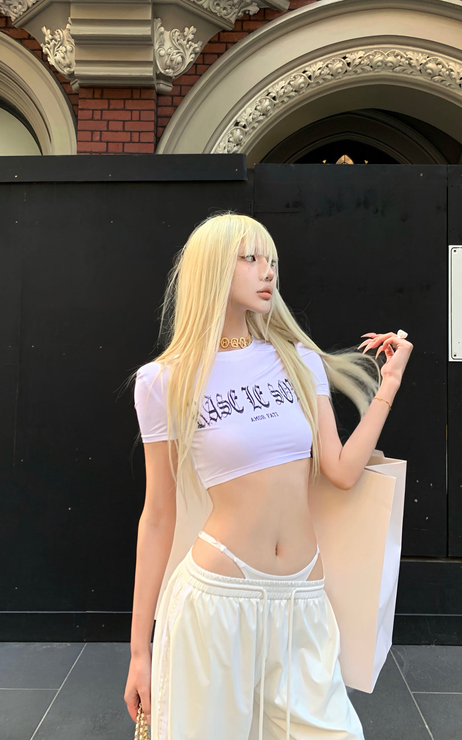 Rase le sol Gothic Print Cropped White Tee - PINKPARKS