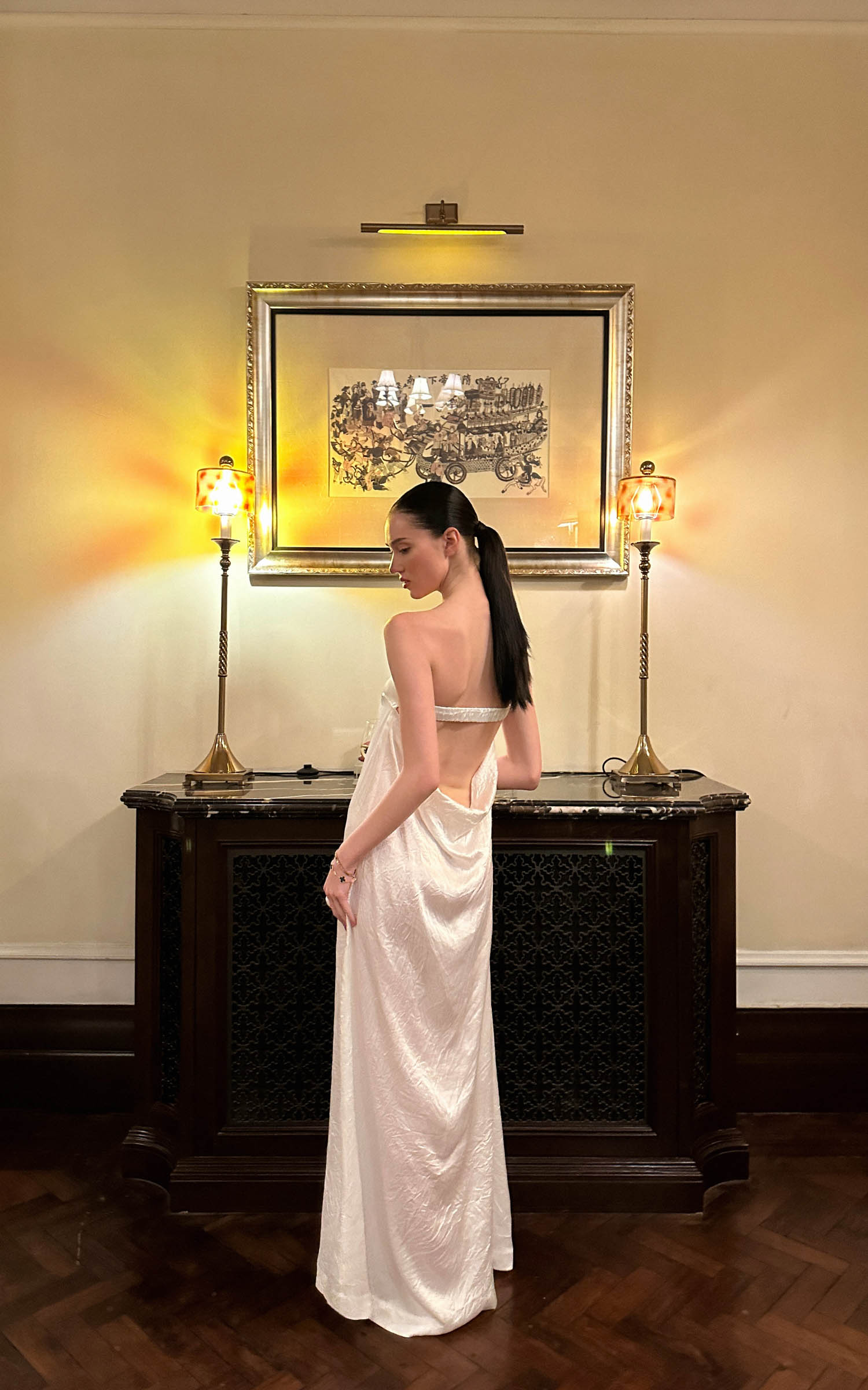 0122stepll Robe longue bustier en satin dos nu