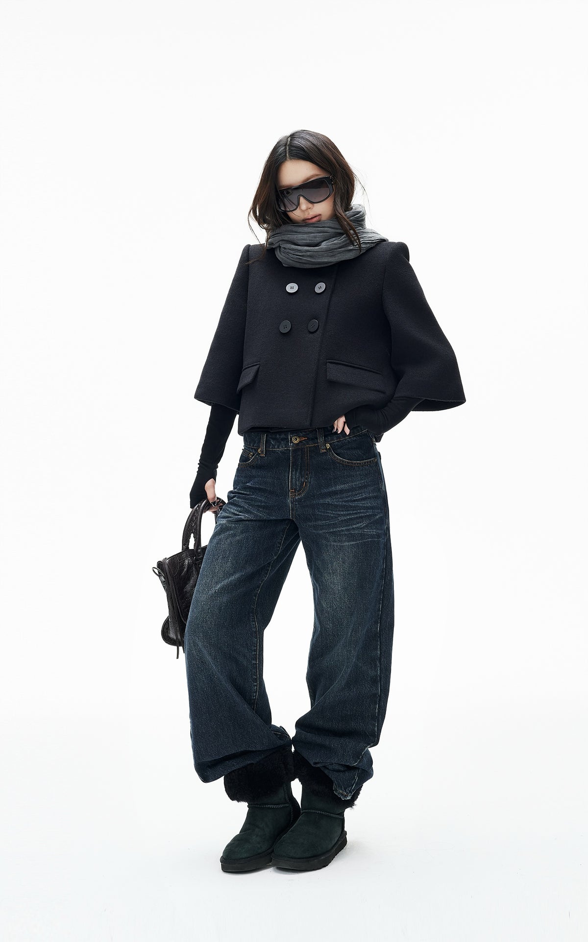 IAMXIAA Structured Shoulder Wool Double-Breasted Cropped Jacket