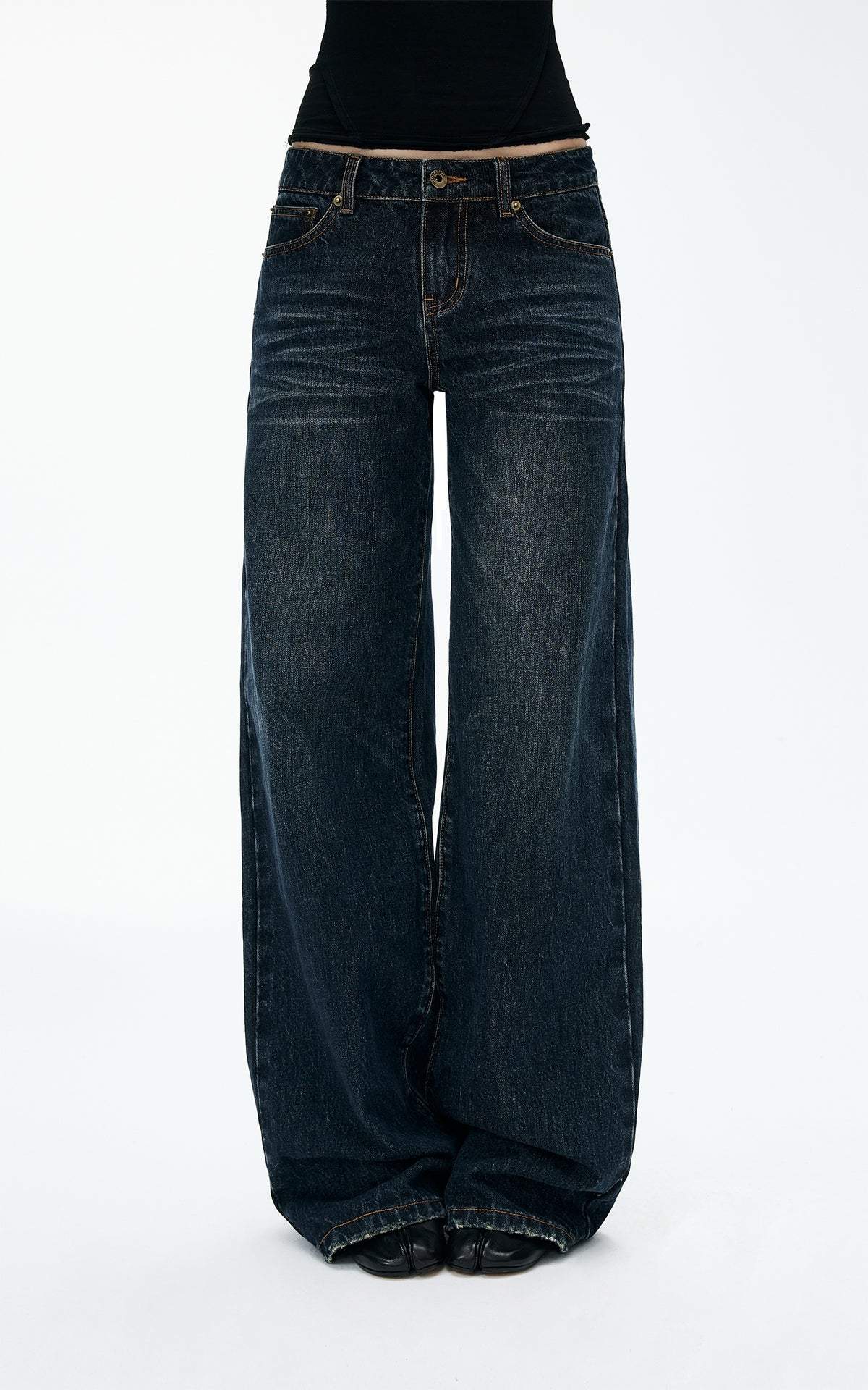 IAMXIAA Low-Rise Vintage Whisker Wash Baggy Wide-Leg Jeans