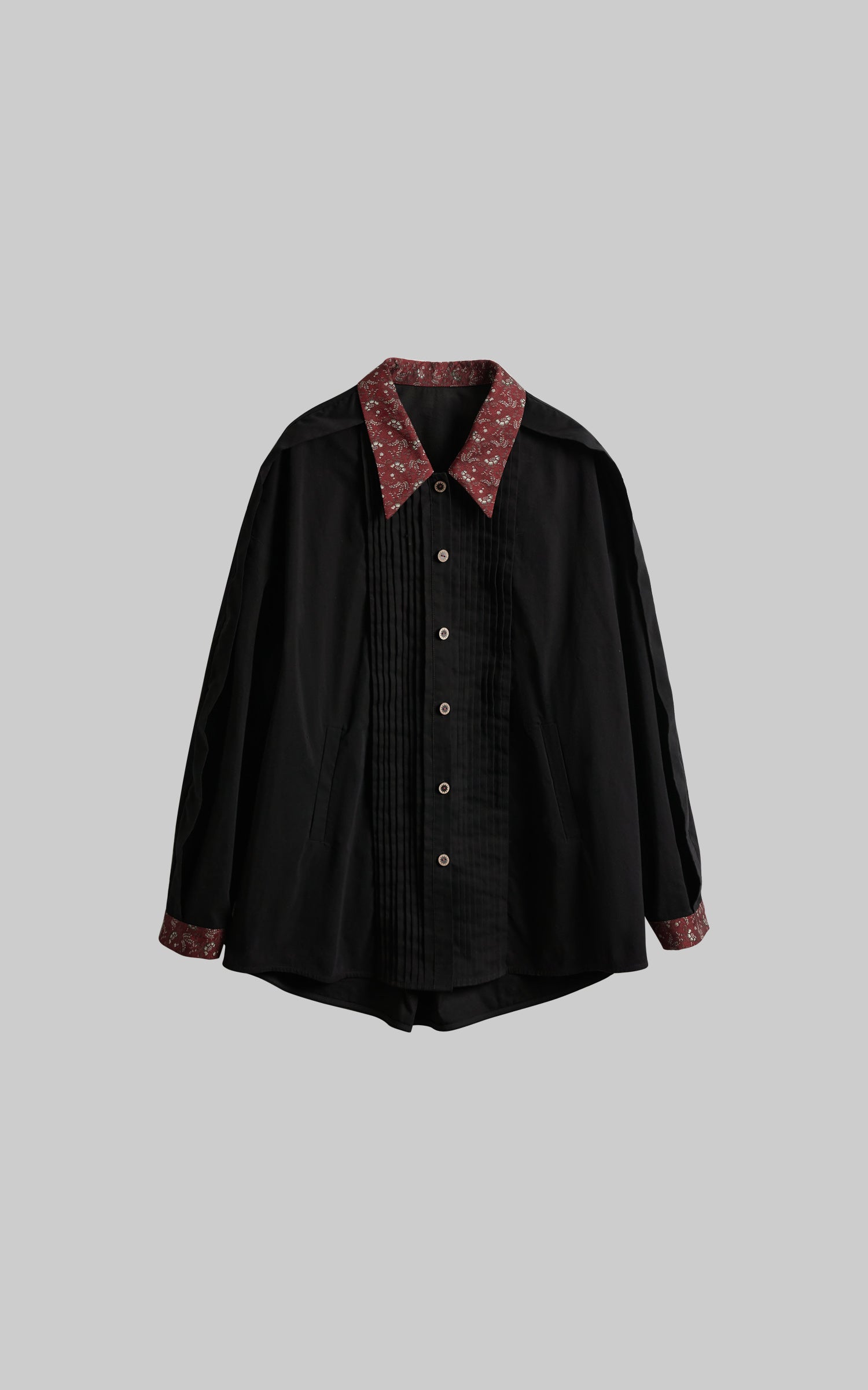 DOINDULGE Oversized Black Shirt with Contrast Collar and Pleated Front
