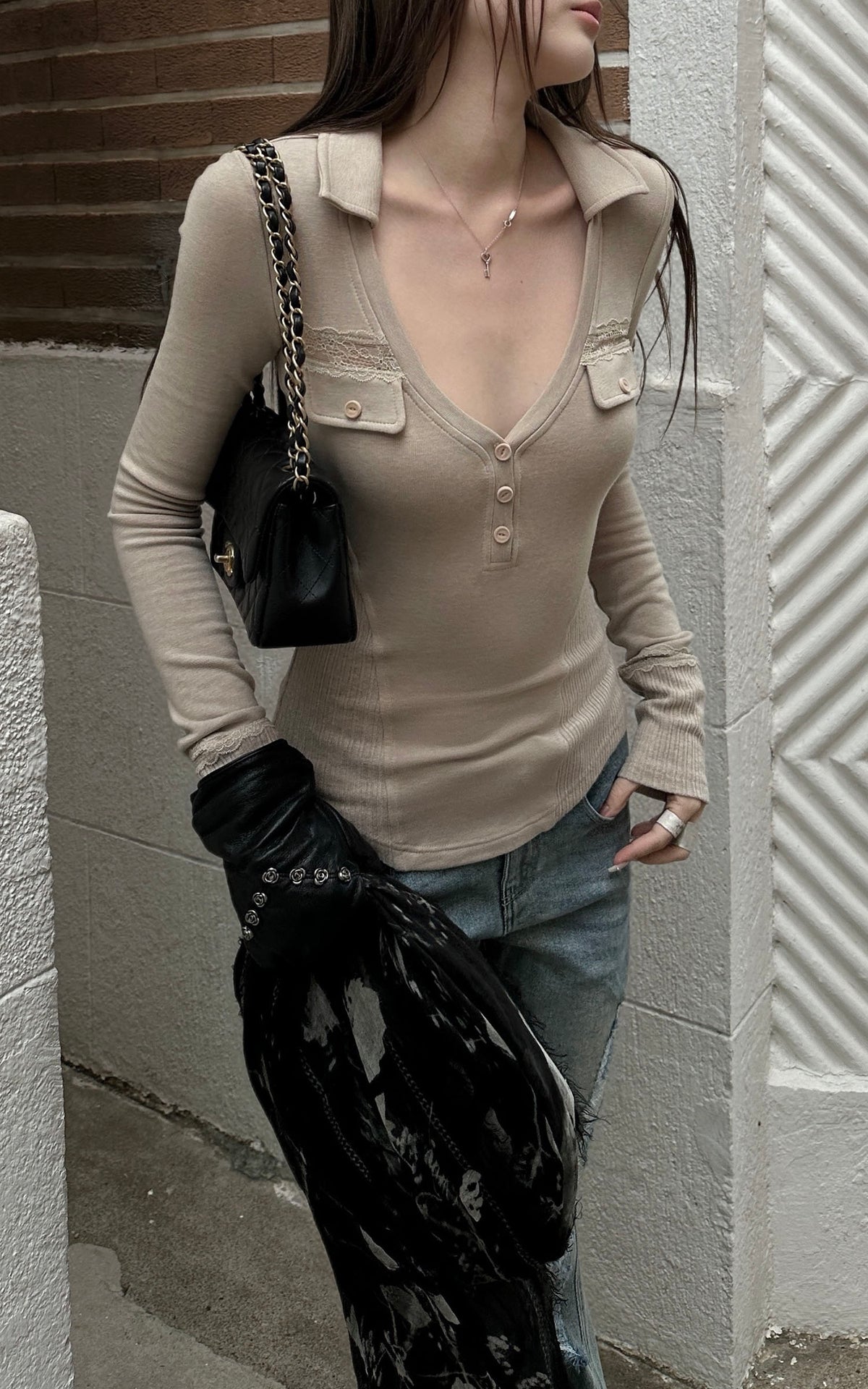 Rase le sol Lace-Trimmed Deep V-Neck Fitted Long Sleeve Top