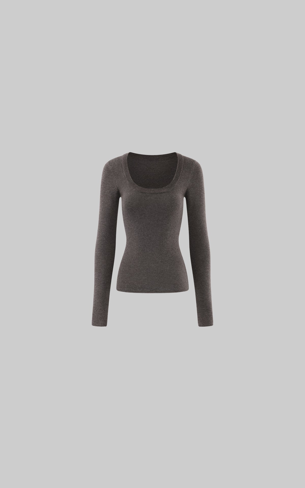Rase le sol Deep Scoop Neck Slim Fit Knit Top