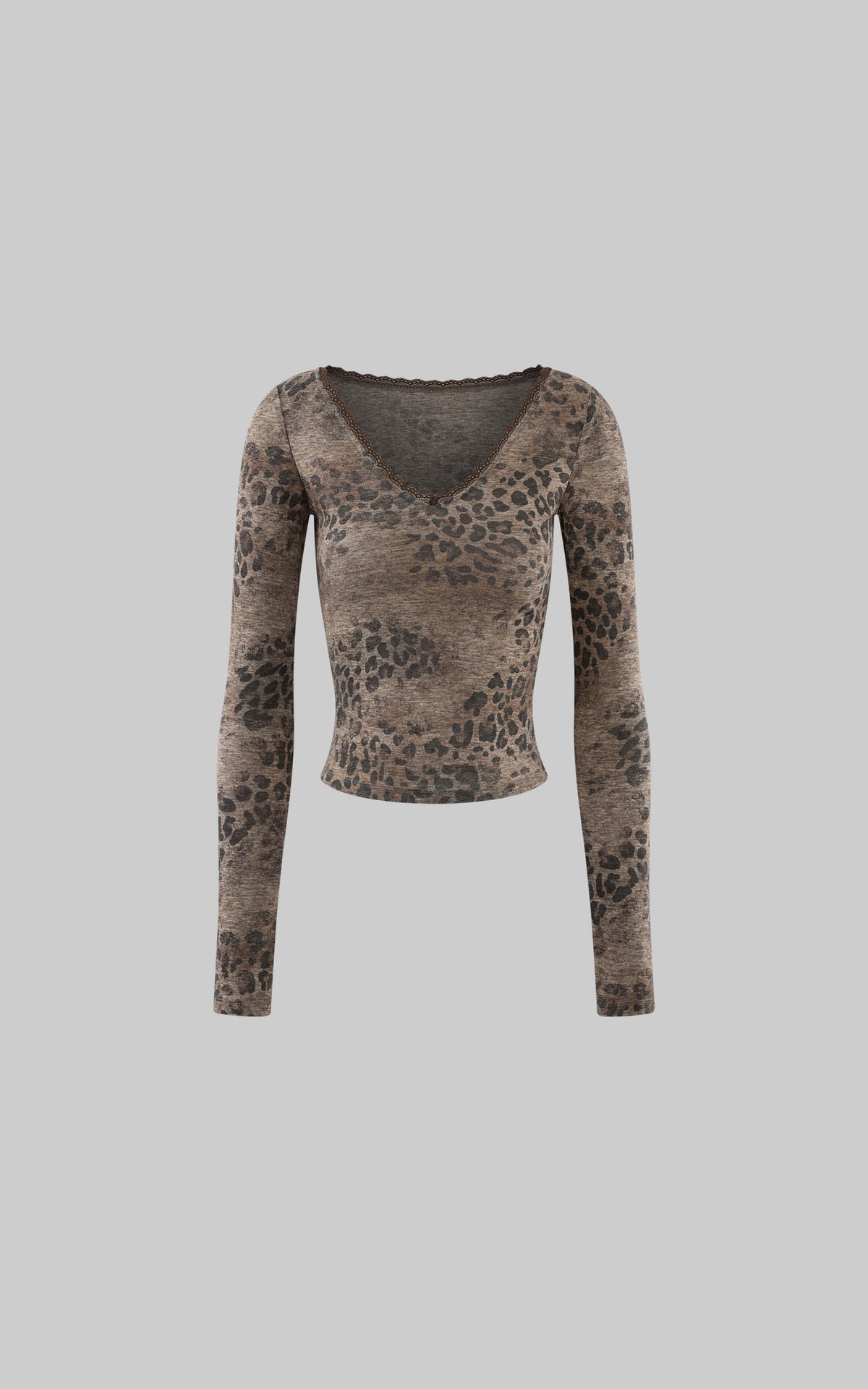 Hydrae Leopard Print Long Sleeve Top With Fitted Silhouette And Lace Trim Details
