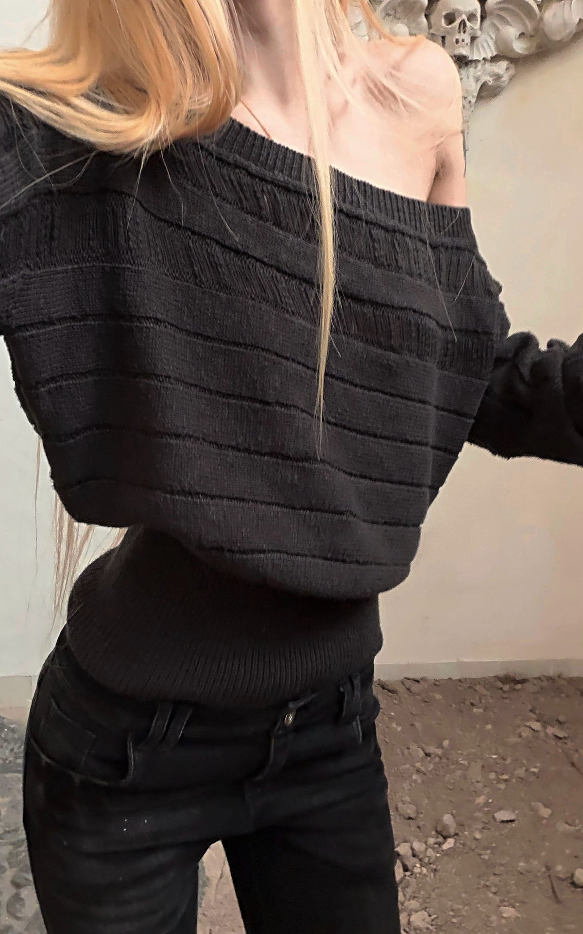 Rase le sol Pull en maille texturé à épaules dénudées et taille cintrée