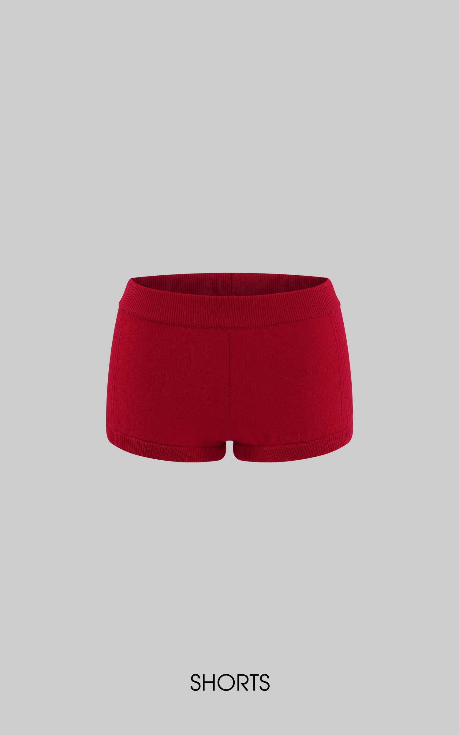 Ensemble 3 pièces : pull ajusté à torsades, short et caraco superposé orné de dentelle