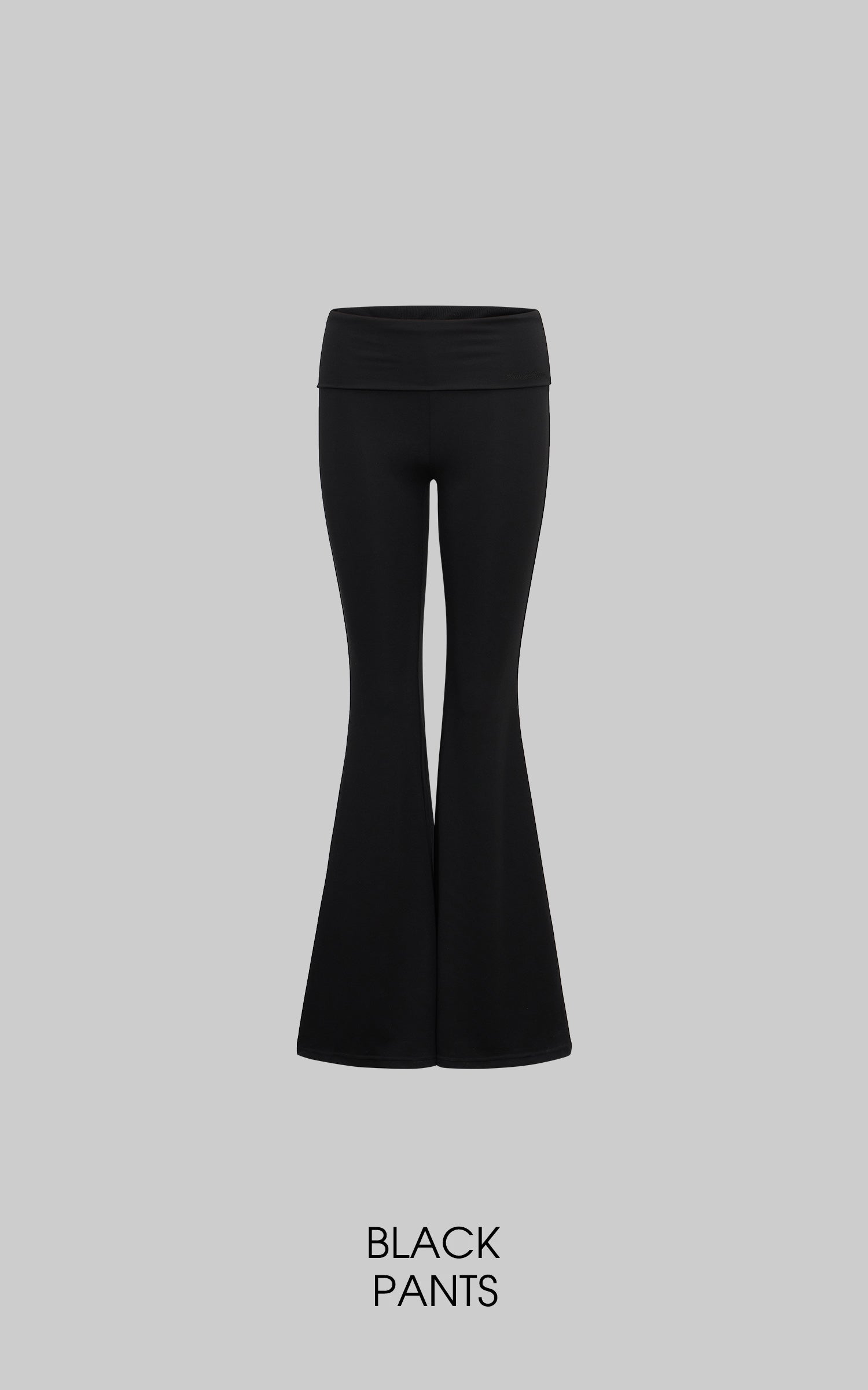 IAMXIAA VネックTシャツ &amp; フレアパンツセット