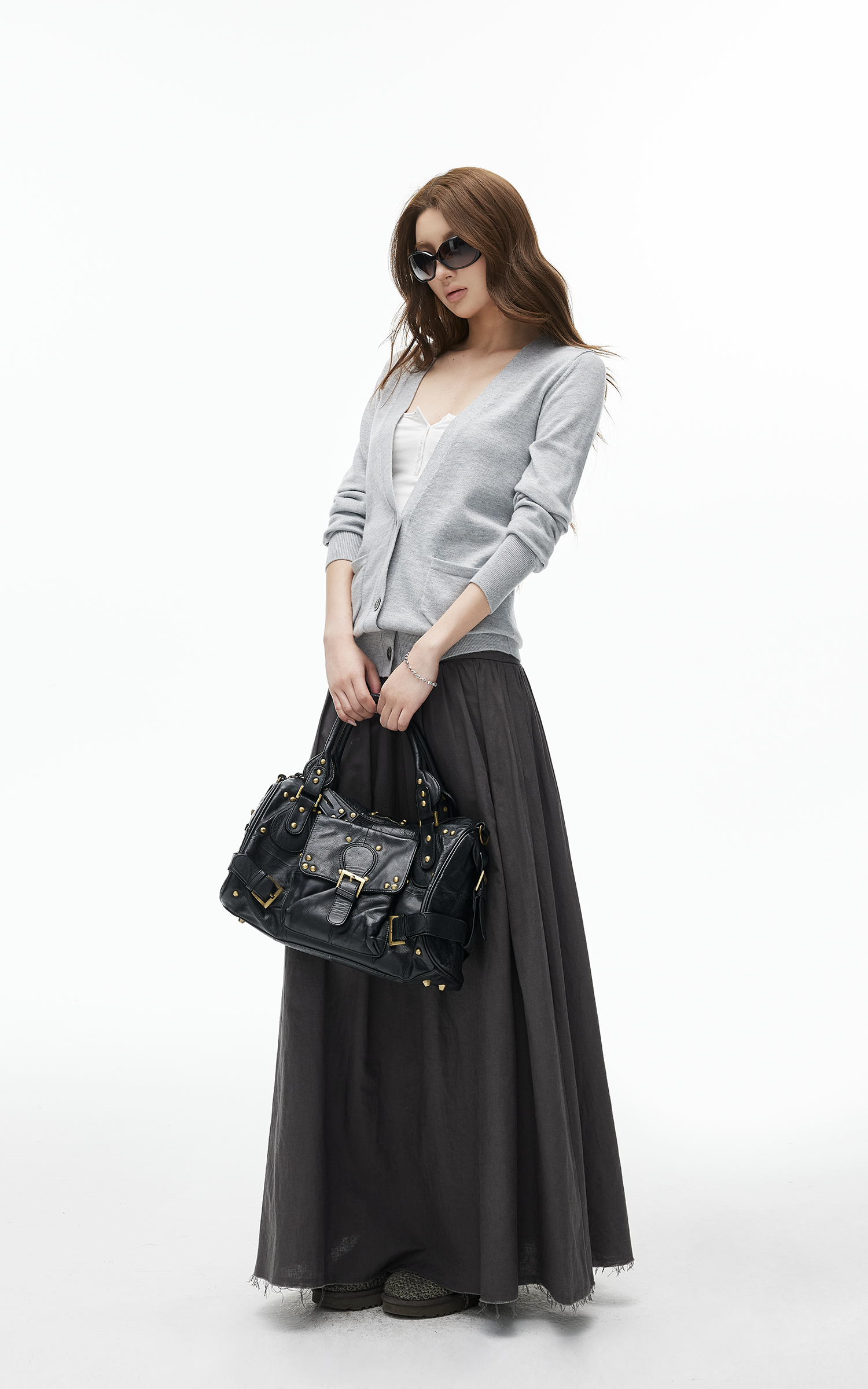 IAMXIAA Classic V-Neck Slim Knit Cardigan