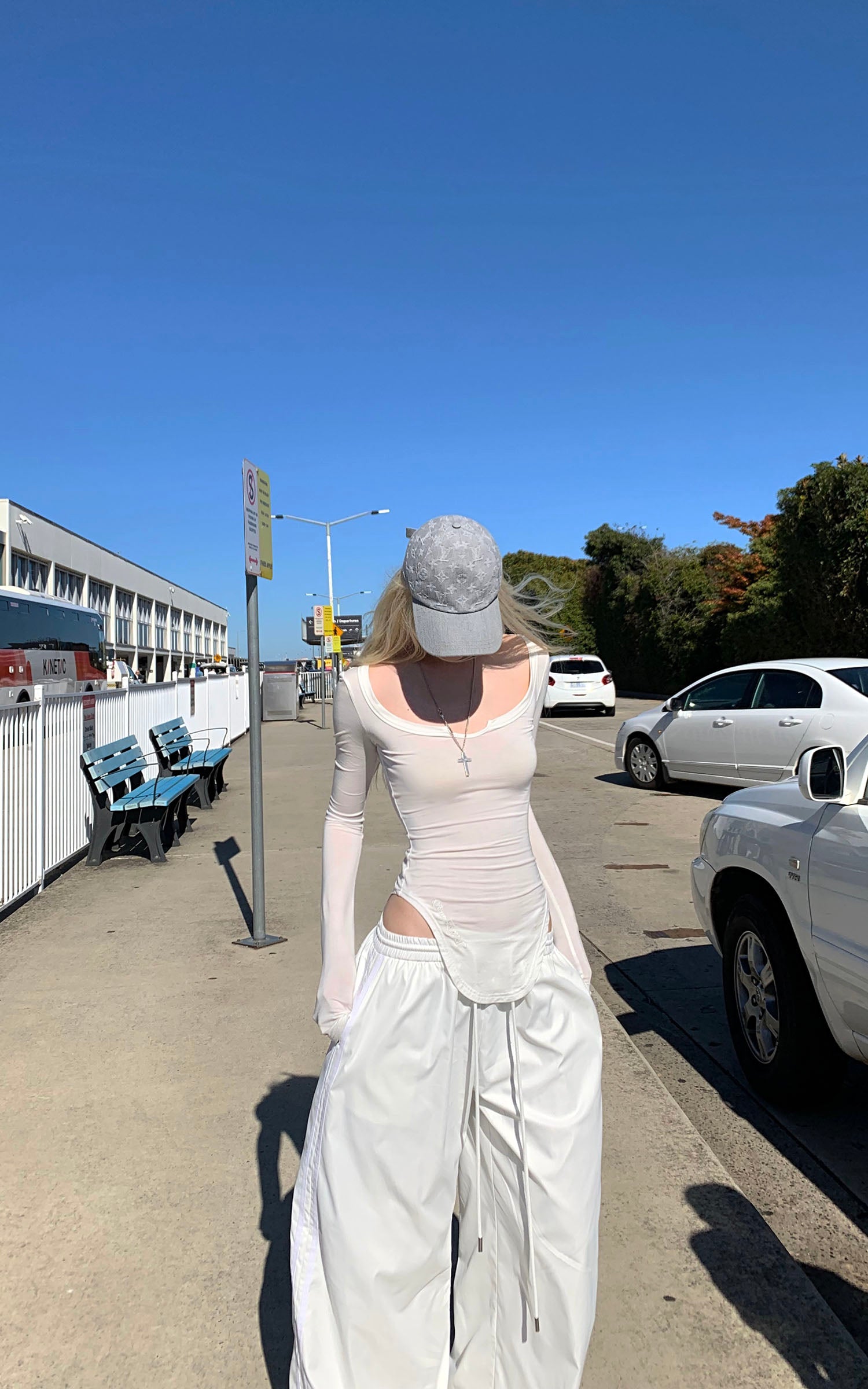 Rase le sol Cutout Neckline Curved Hem Long Sleeve Top - PINKPARKS