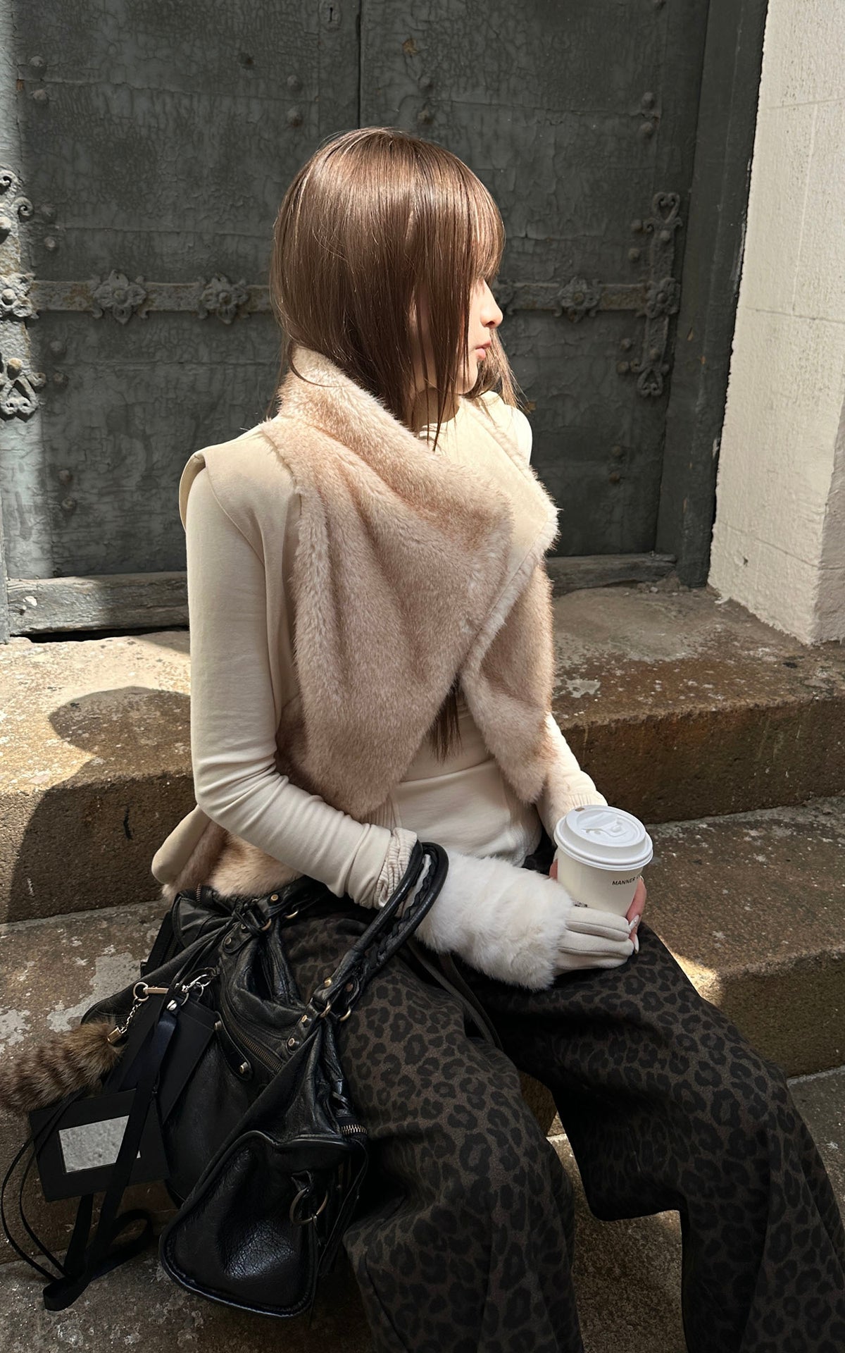 Rase le sol Faux Fur Draped Vest