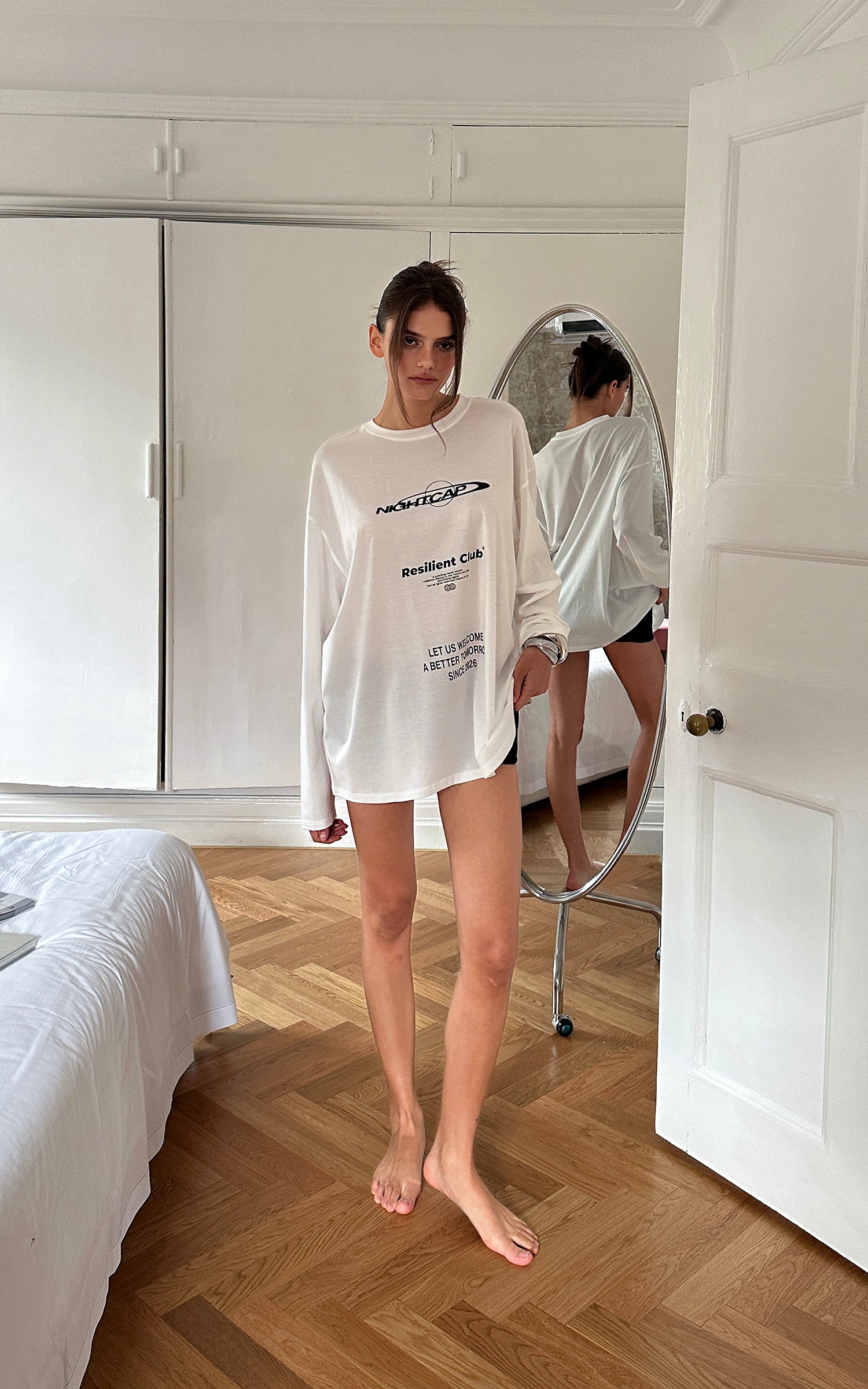 0122stepll T-shirt à manches longues oversize Resilient Club avec motif graphique